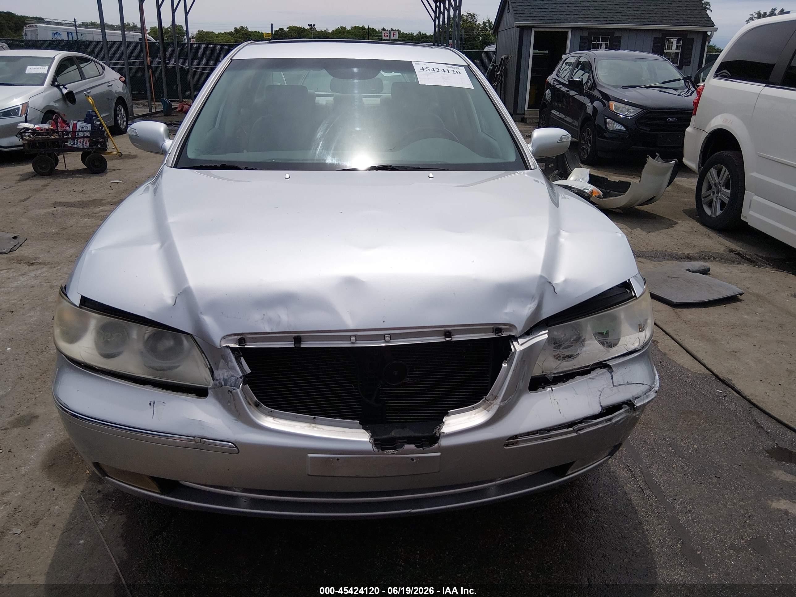 2008 Hyundai Azera Limited Silver vin: KMHFC46F48A289468