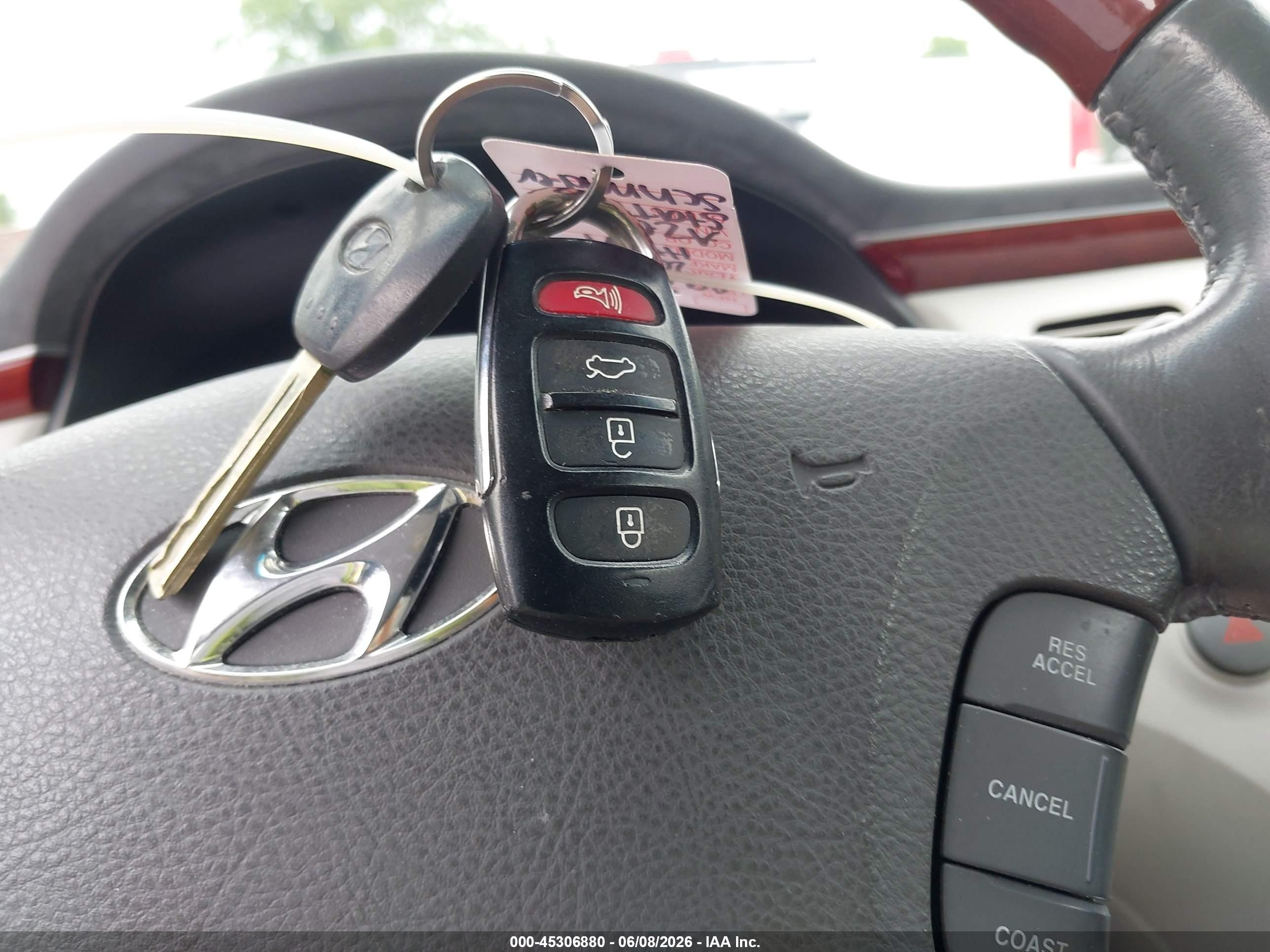 2008 Hyundai Azera Limited Beige vin: KMHFC46F48A319553