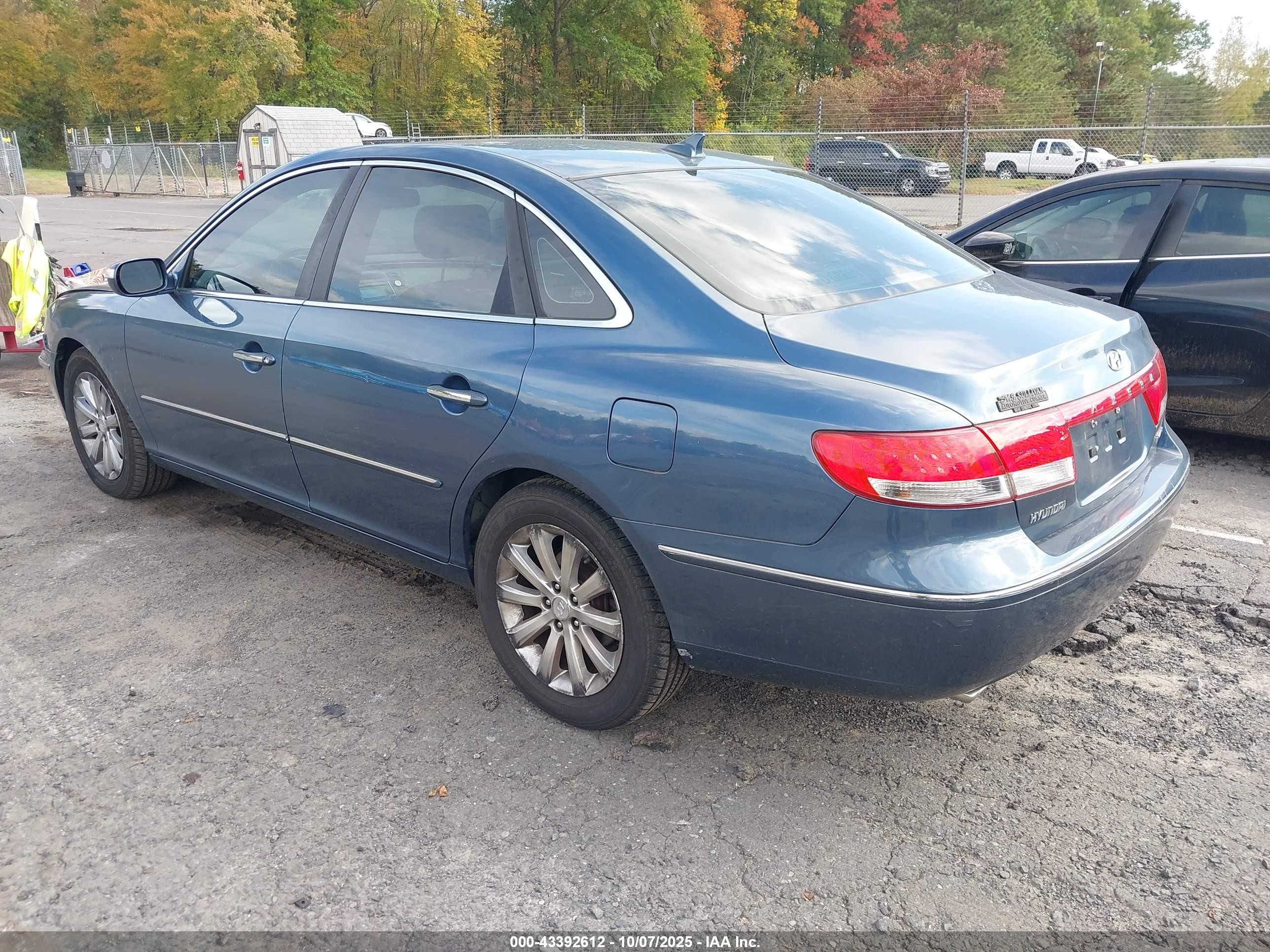 2009 Hyundai Azera Limited Blue vin: KMHFC46F49A356863