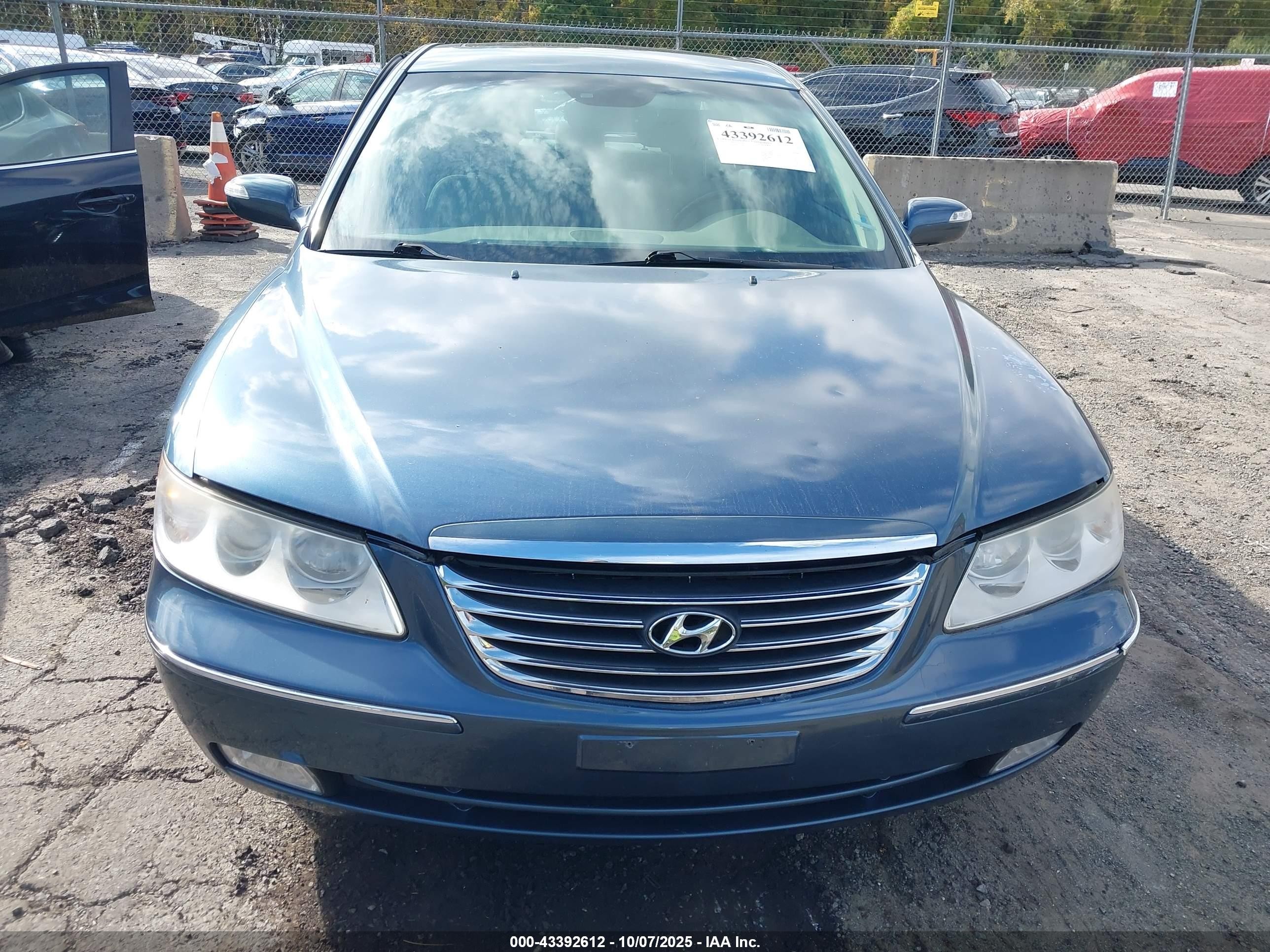 2009 Hyundai Azera Limited Blue vin: KMHFC46F49A356863