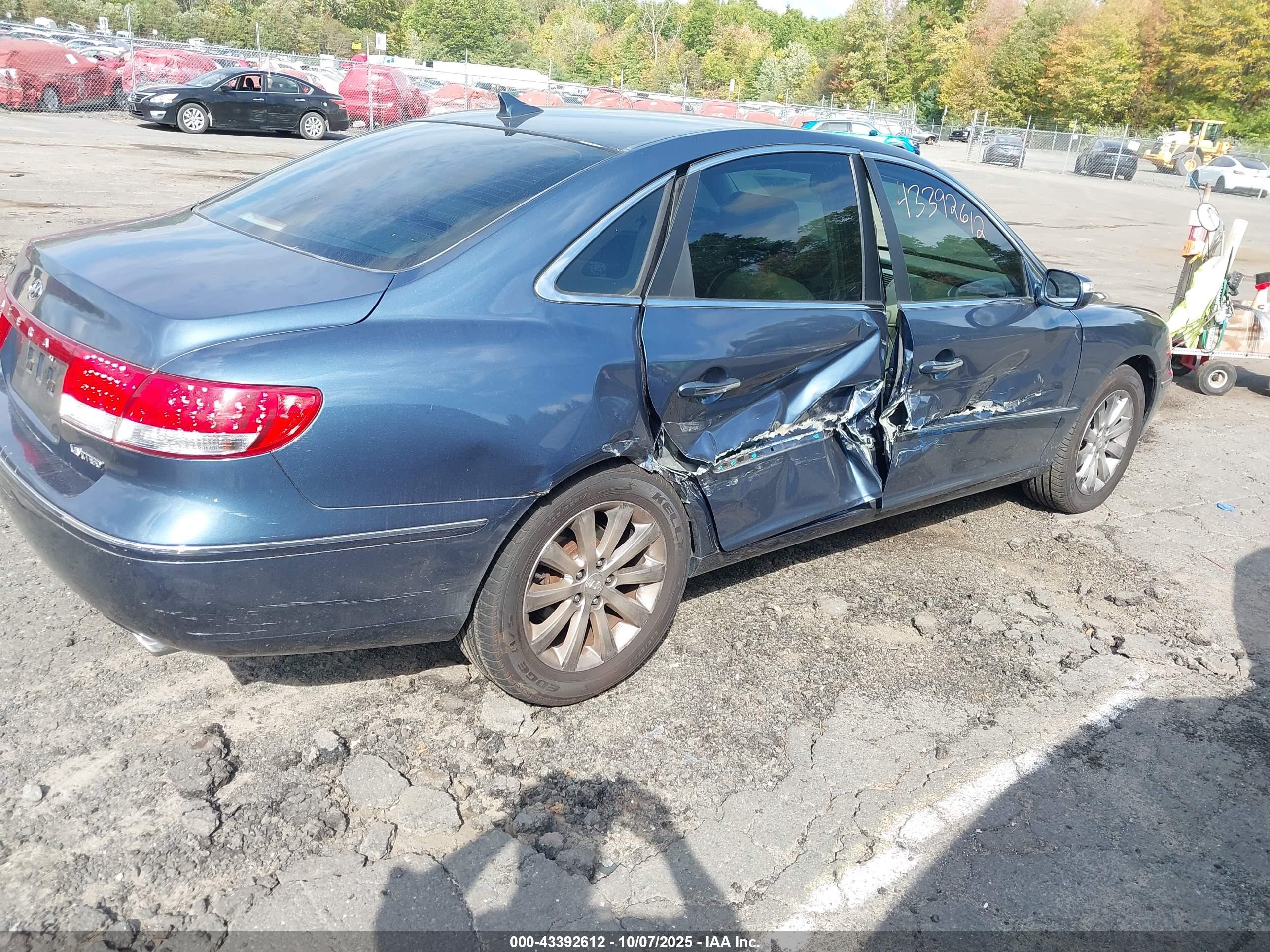 2009 Hyundai Azera Limited Blue vin: KMHFC46F49A356863