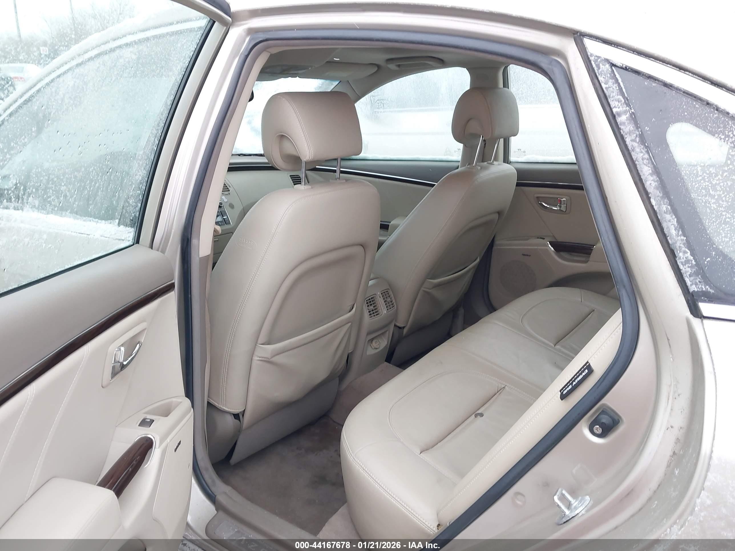 2009 Hyundai Azera Limited Gold vin: KMHFC46F49A373291