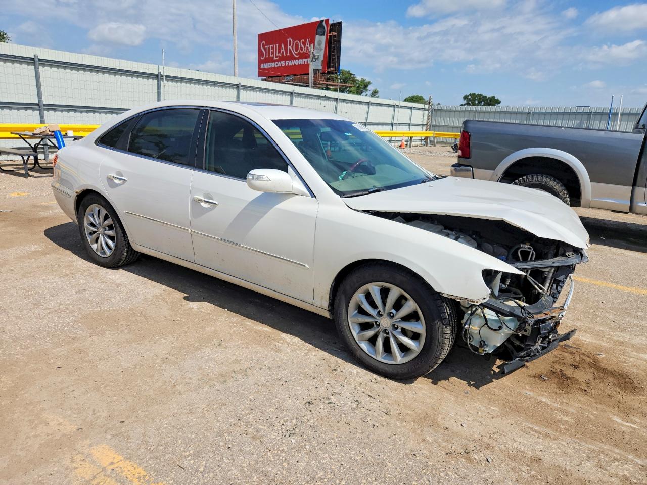 2008 Hyundai Azera Limited White vin: KMHFC46F58A290712