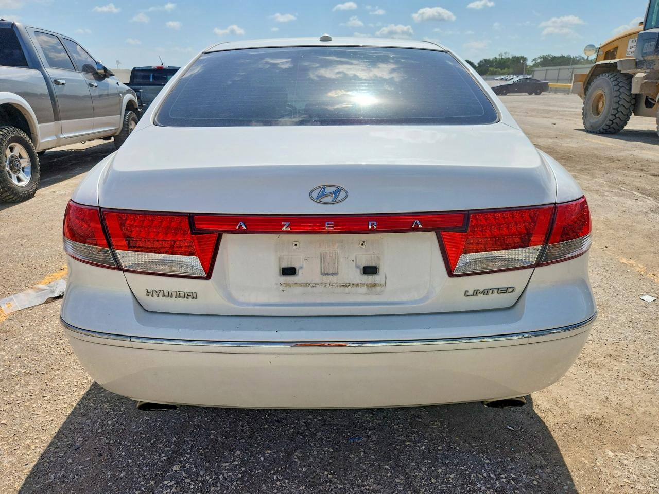 2008 Hyundai Azera Limited White vin: KMHFC46F58A290712