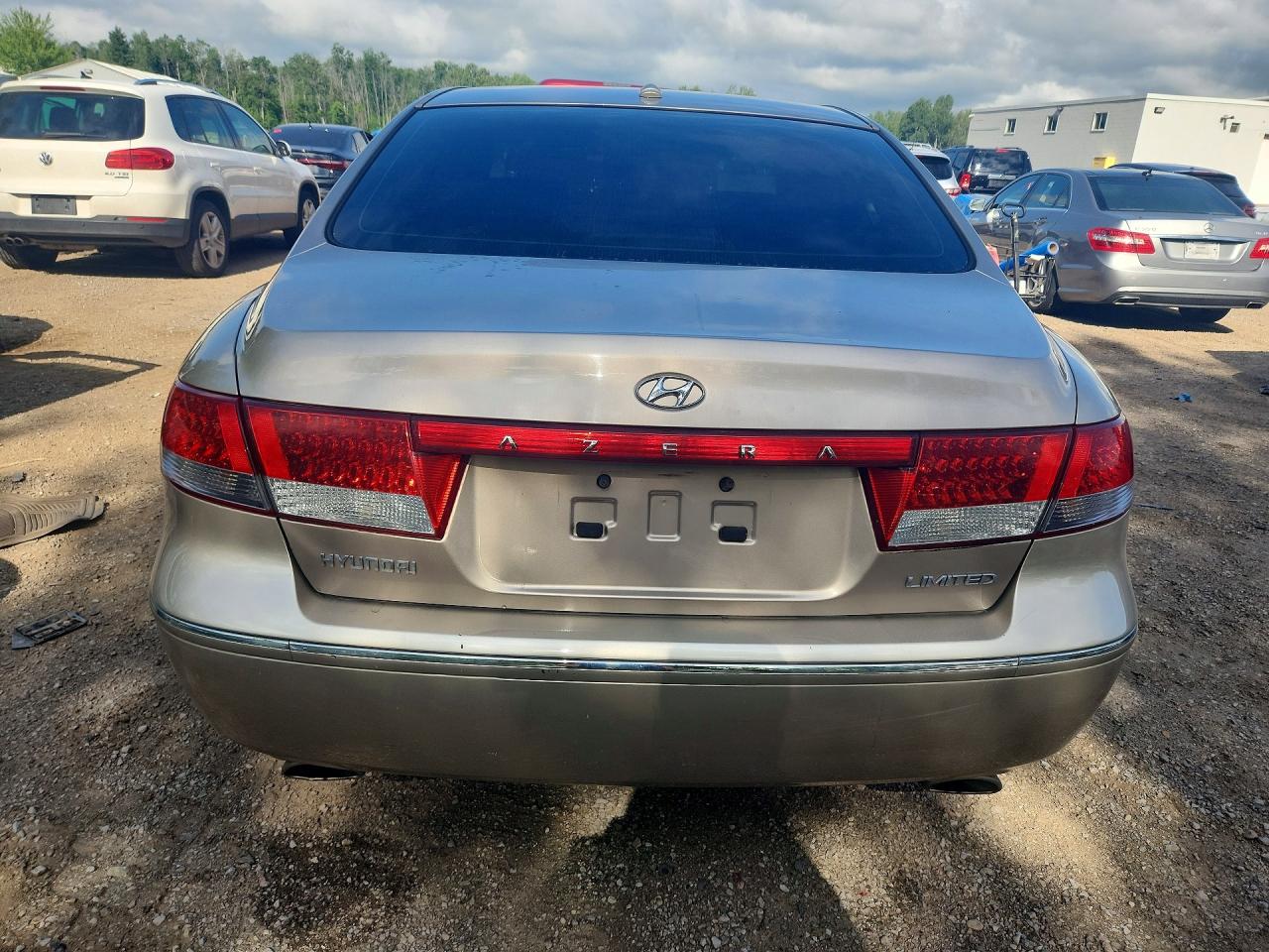 2008 Hyundai Azera Limited Tan vin: KMHFC46F58A301501