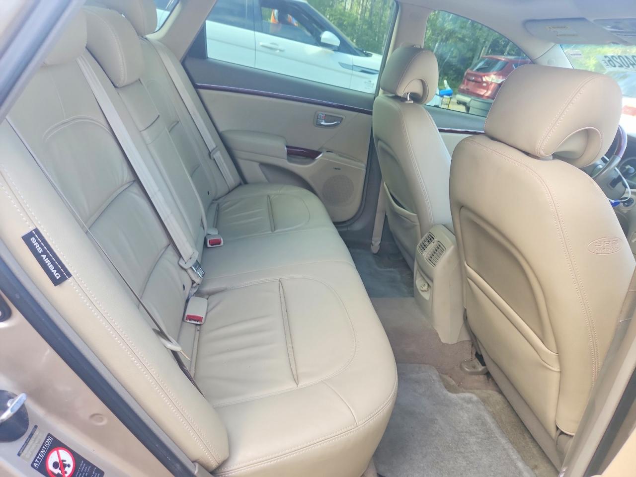 2008 Hyundai Azera Limited Tan vin: KMHFC46F58A301501