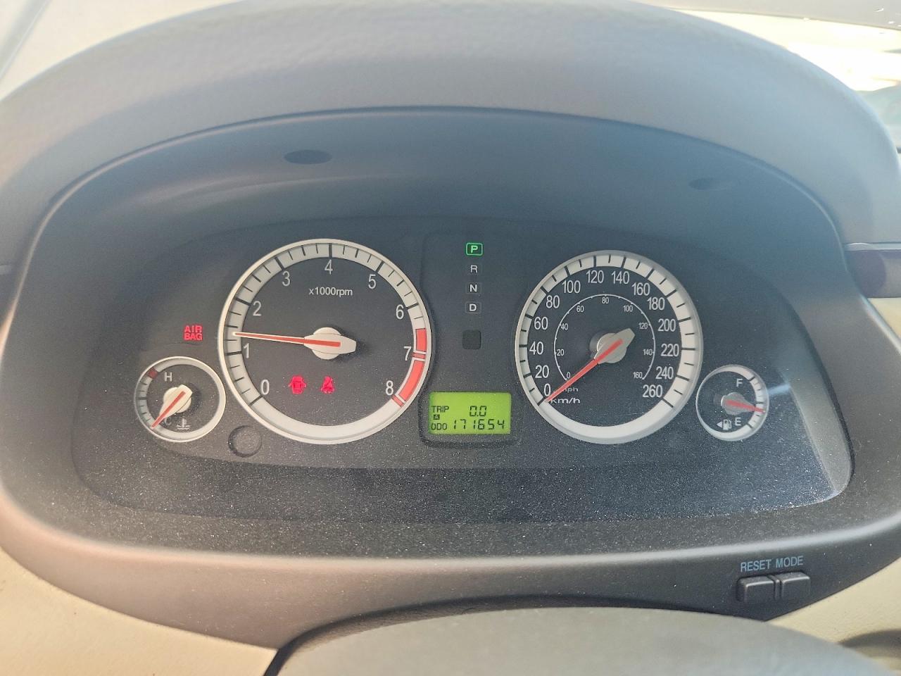 2008 Hyundai Azera Limited Tan vin: KMHFC46F58A301501