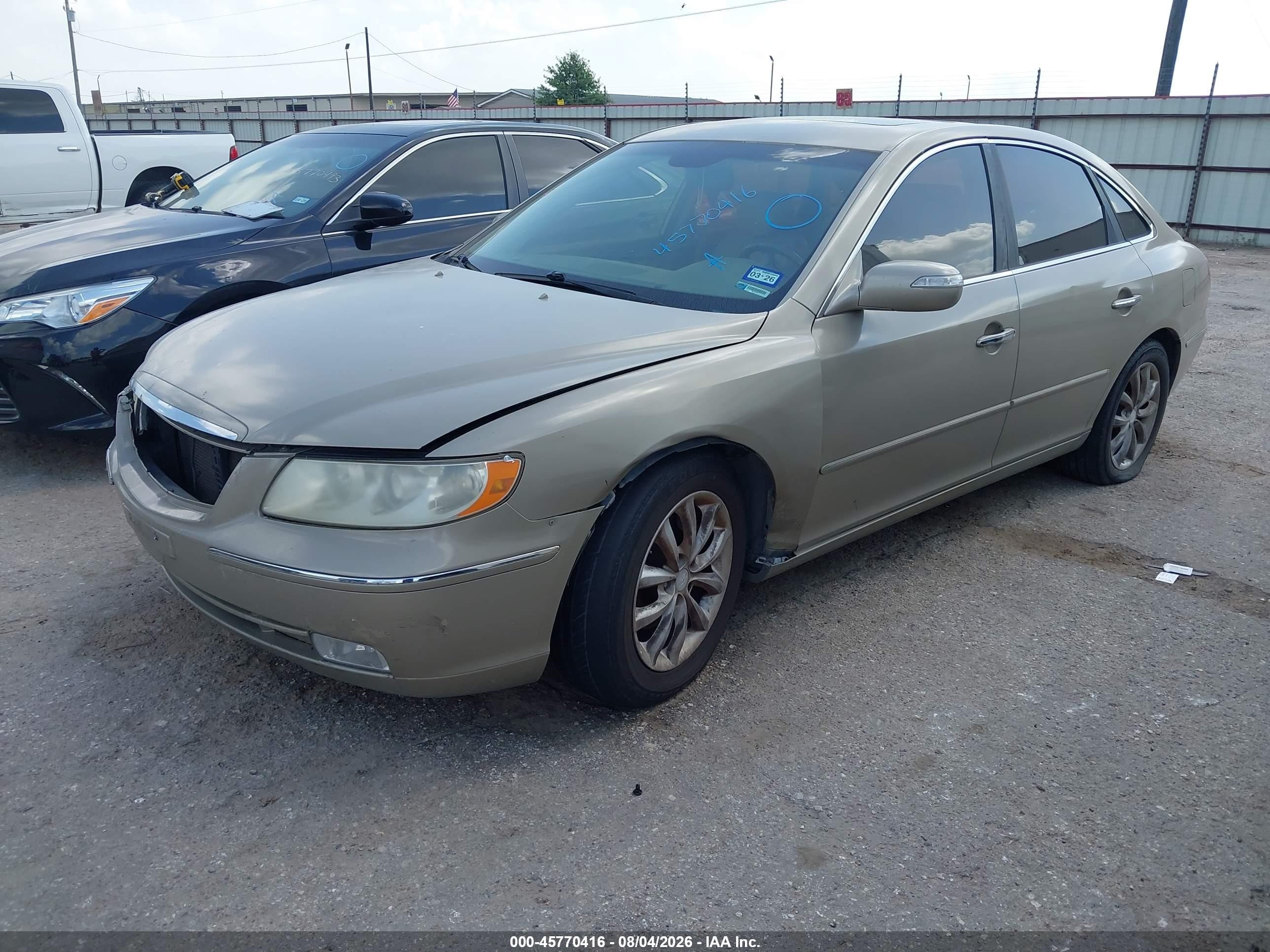 2008 Hyundai Azera Limited Gold vin: KMHFC46F58A321117