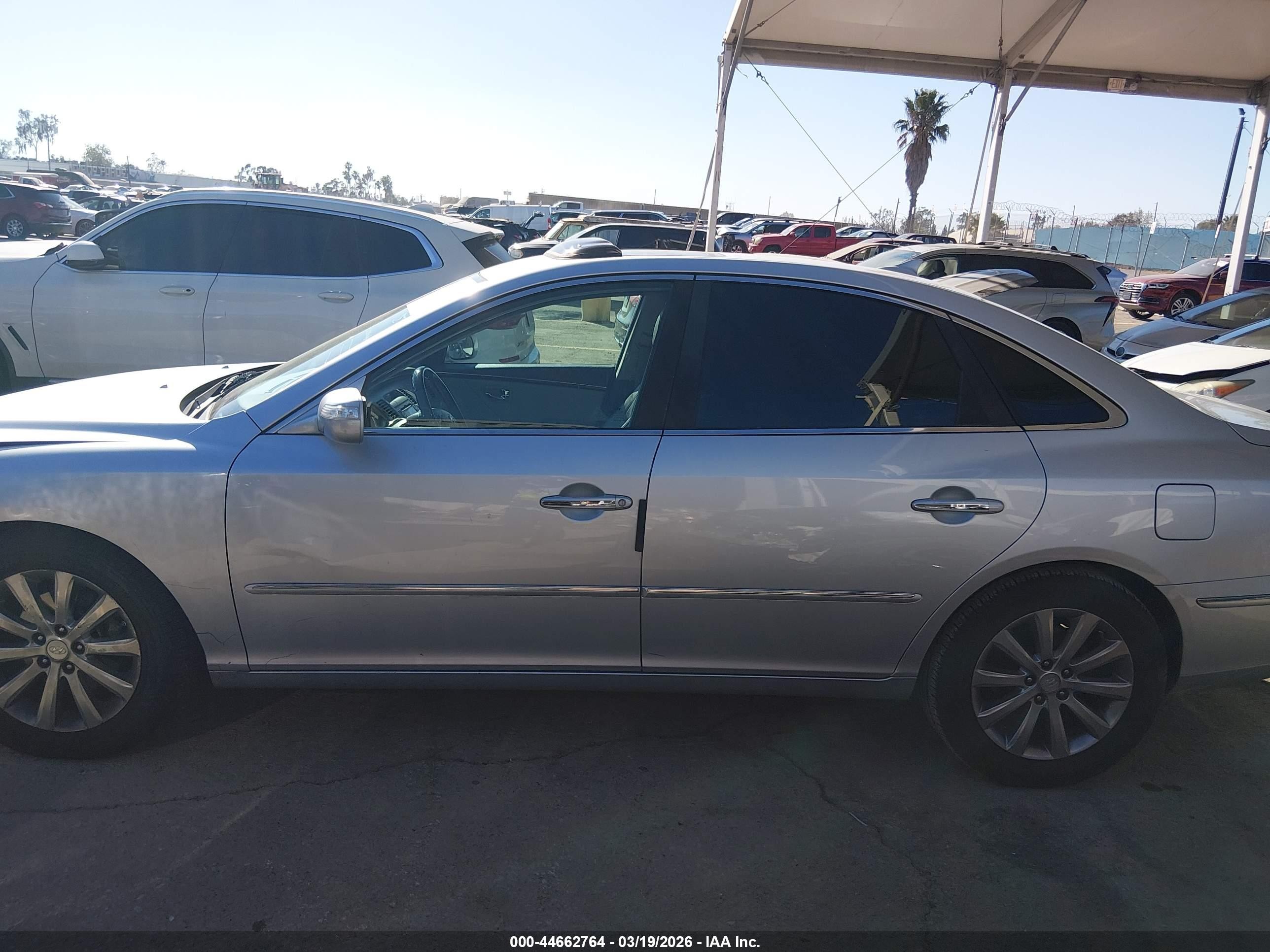2009 Hyundai Azera Limited Серый vin: KMHFC46F59A343071