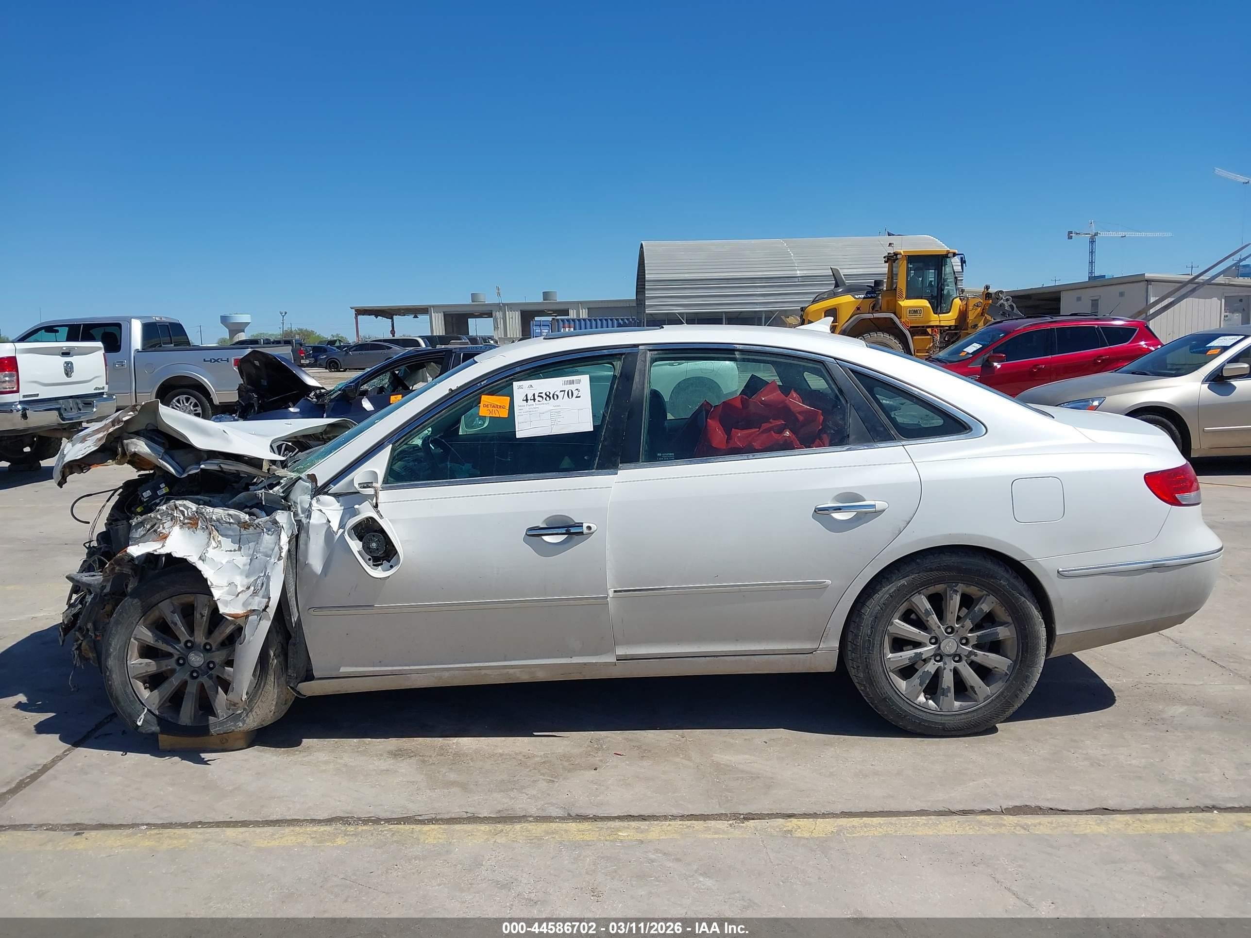2009 Hyundai Azera Limited White vin: KMHFC46F59A392433