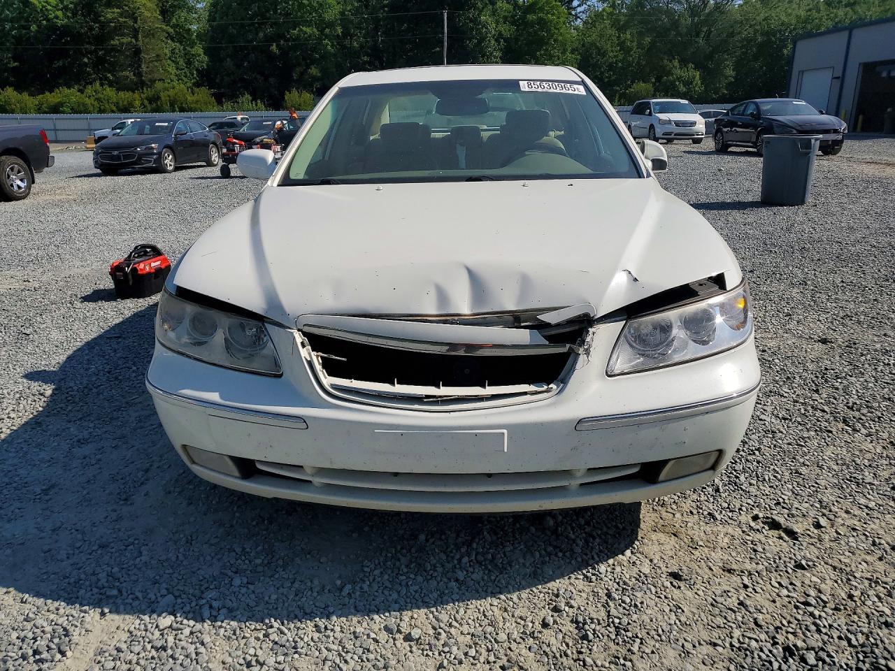 2006 Hyundai Azera Se White vin: KMHFC46F66A108271