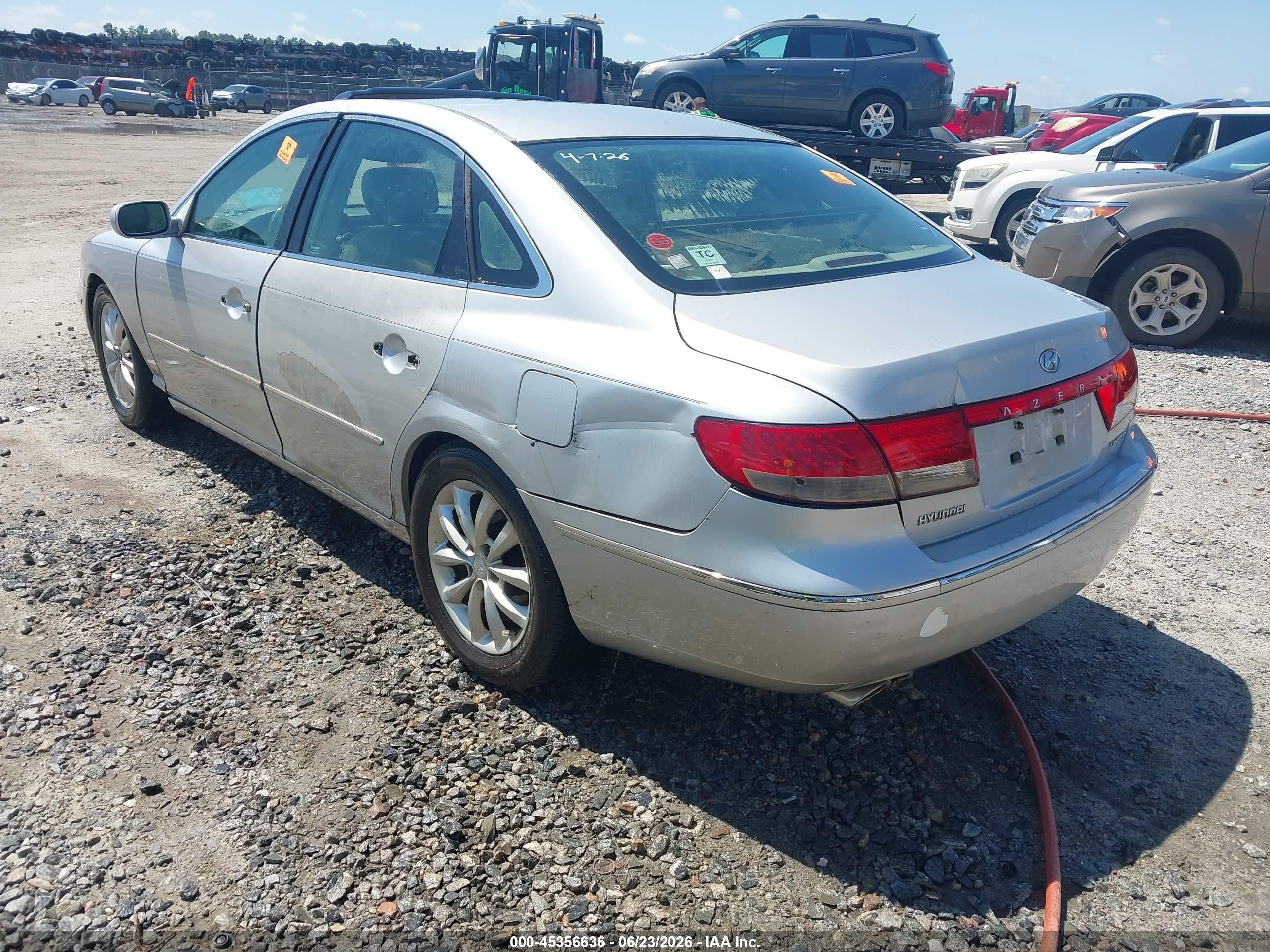 2006 Hyundai Azera Limited/se Silver vin: KMHFC46F66A125099