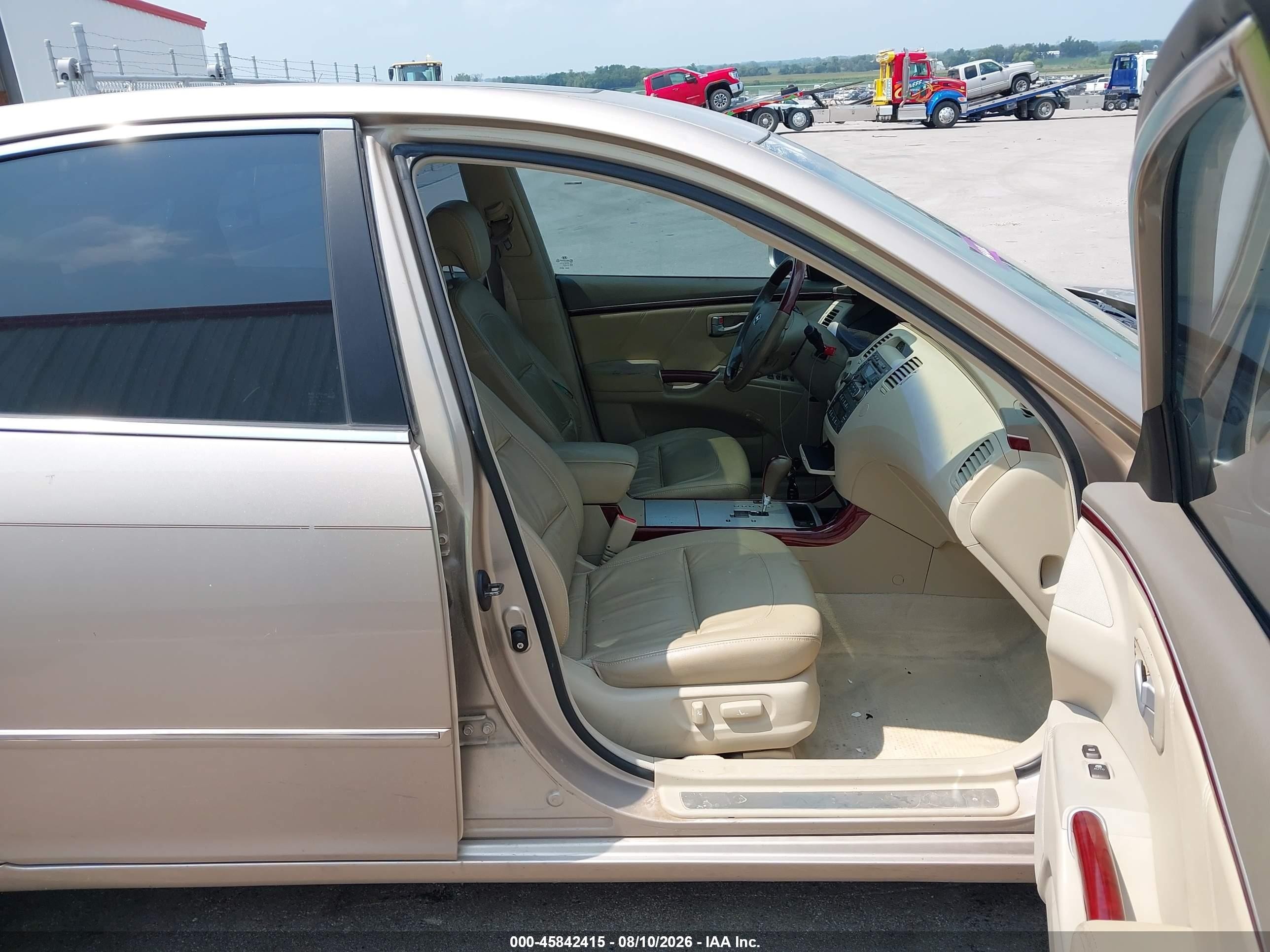 2007 Hyundai Azera Limited/se Brown vin: KMHFC46F67A179570