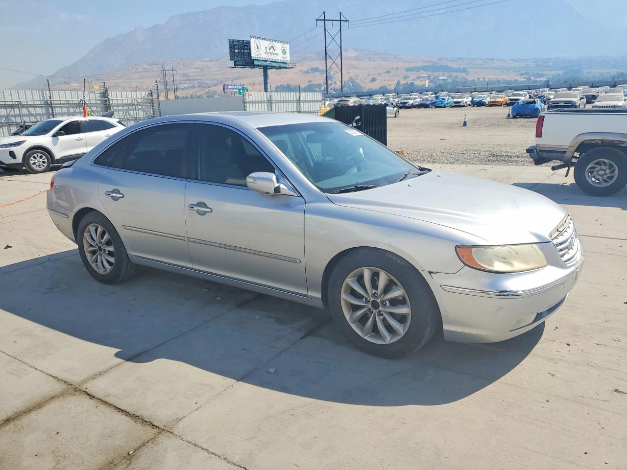 2007 Hyundai Azera Silver vin: KMHFC46F67A190052