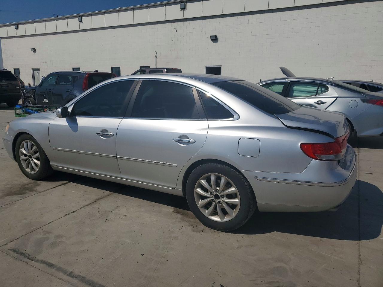 2007 Hyundai Azera Silver vin: KMHFC46F67A190052