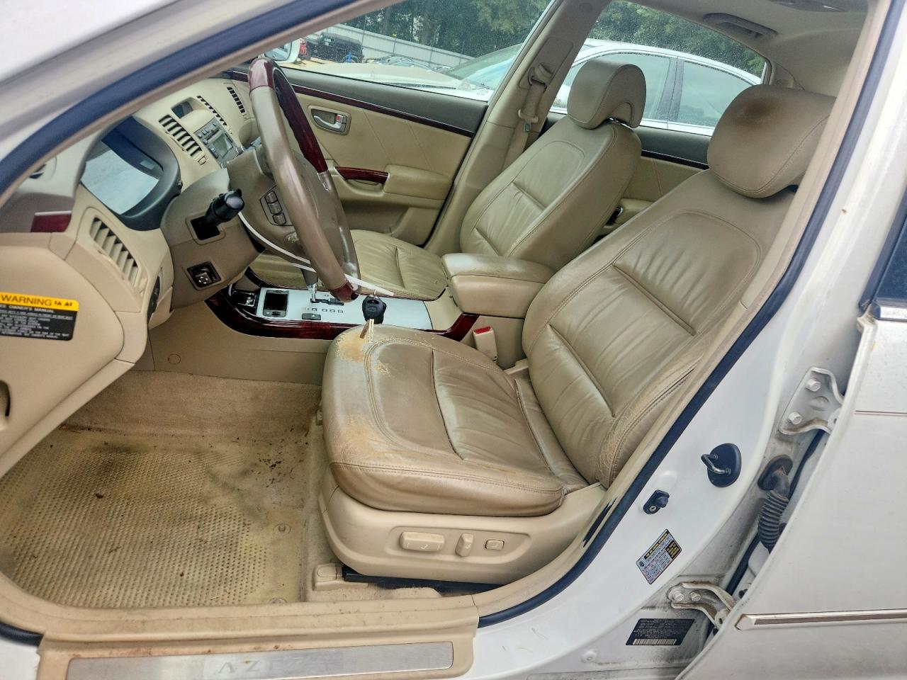 2007 Hyundai Azera Se White vin: KMHFC46F67A227861