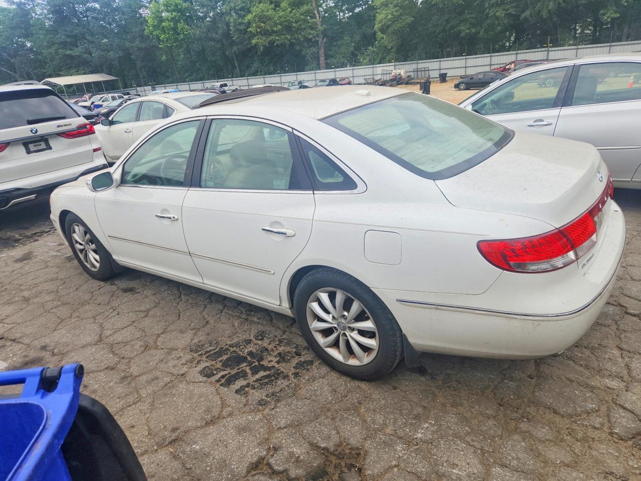 2007 Hyundai Azera Se White vin: KMHFC46F67A227861