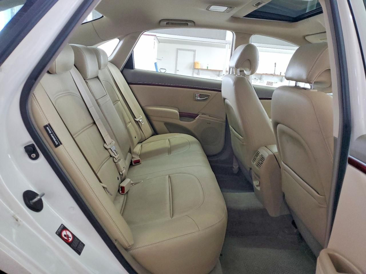 2008 Hyundai Azera Limited White vin: KMHFC46F68A305539