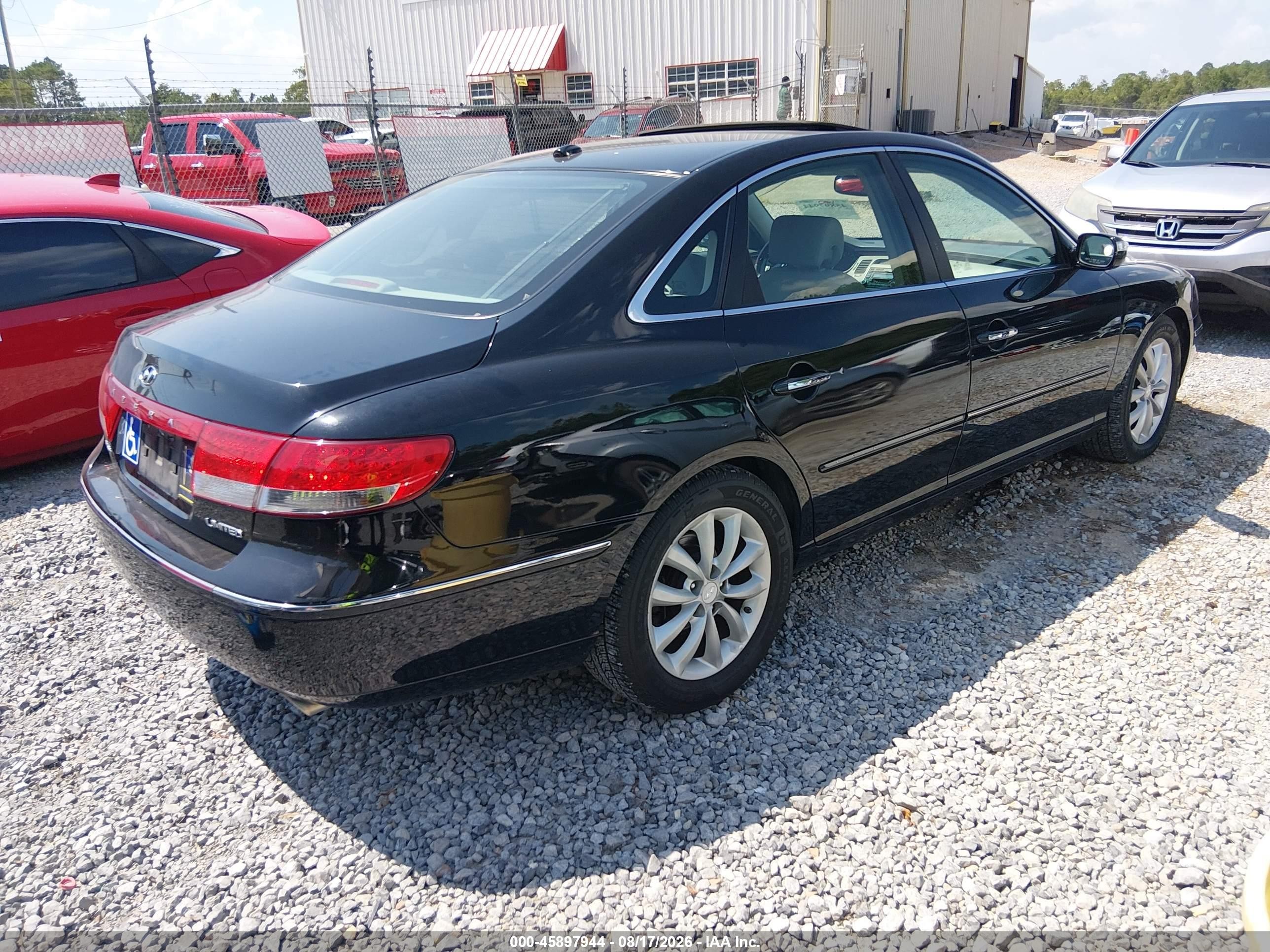 2008 Hyundai Azera Limited Black vin: KMHFC46F68A331932