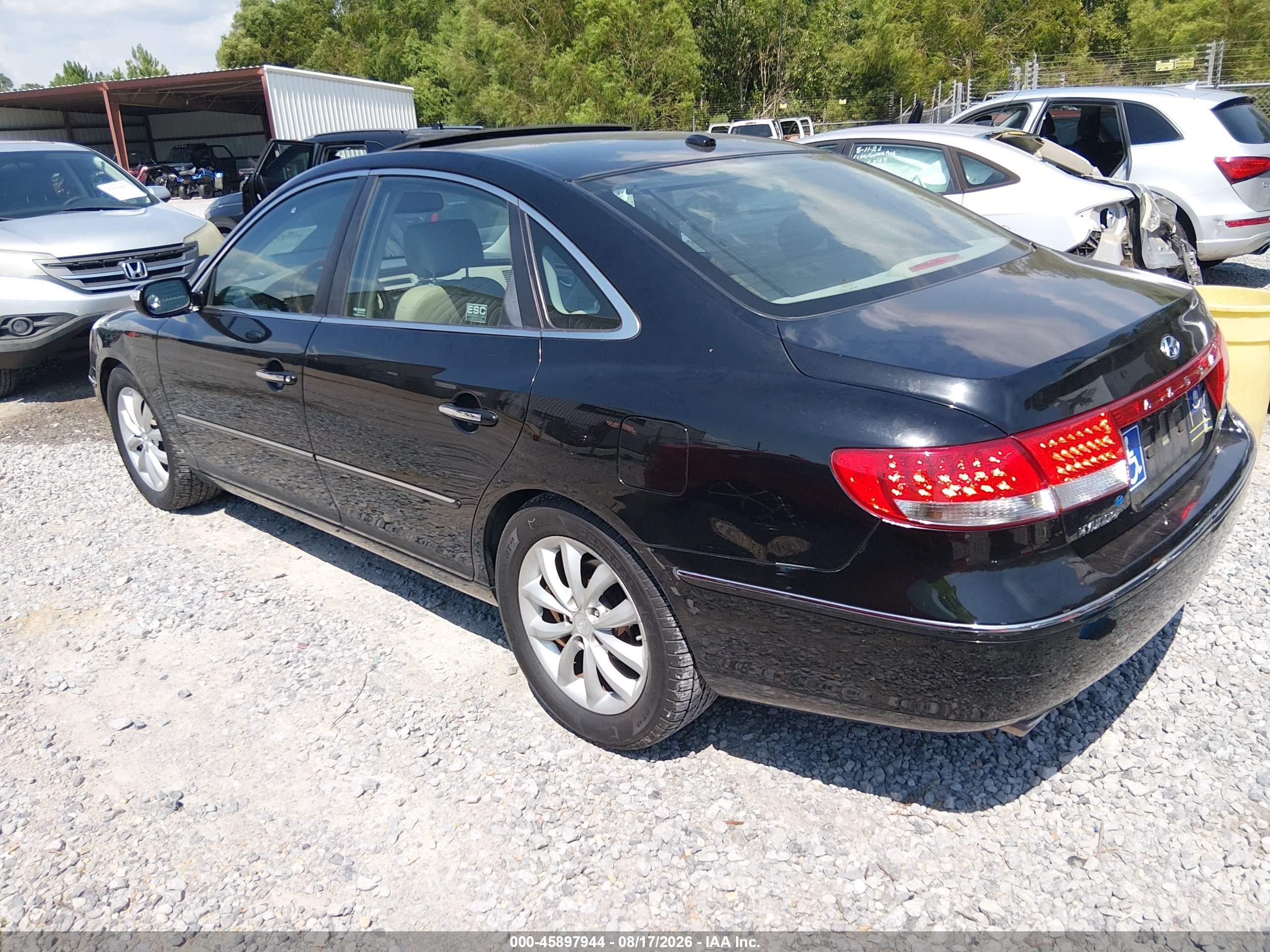 2008 Hyundai Azera Limited Black vin: KMHFC46F68A331932