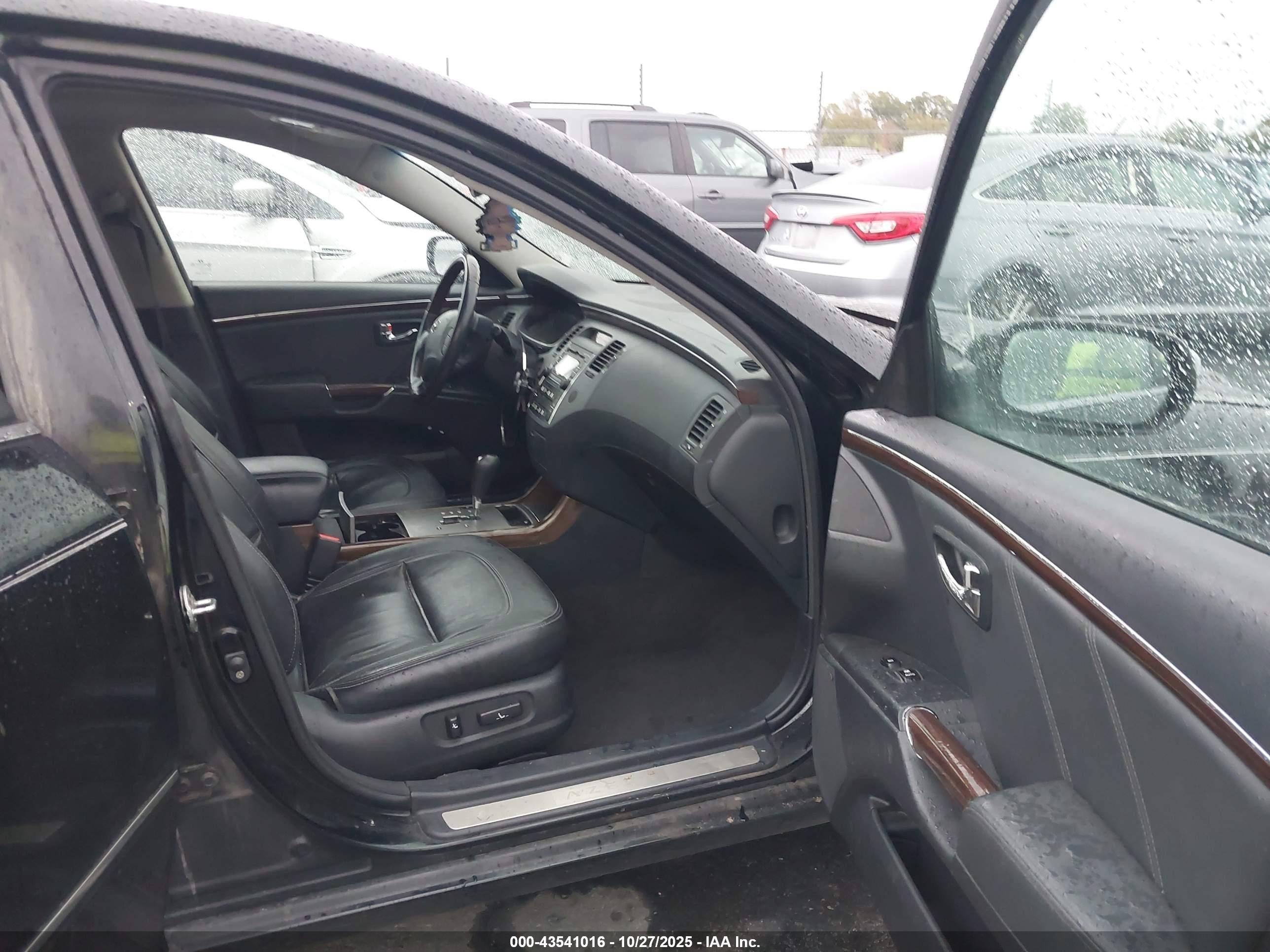 2009 Hyundai Azera Limited Black vin: KMHFC46F69A342687