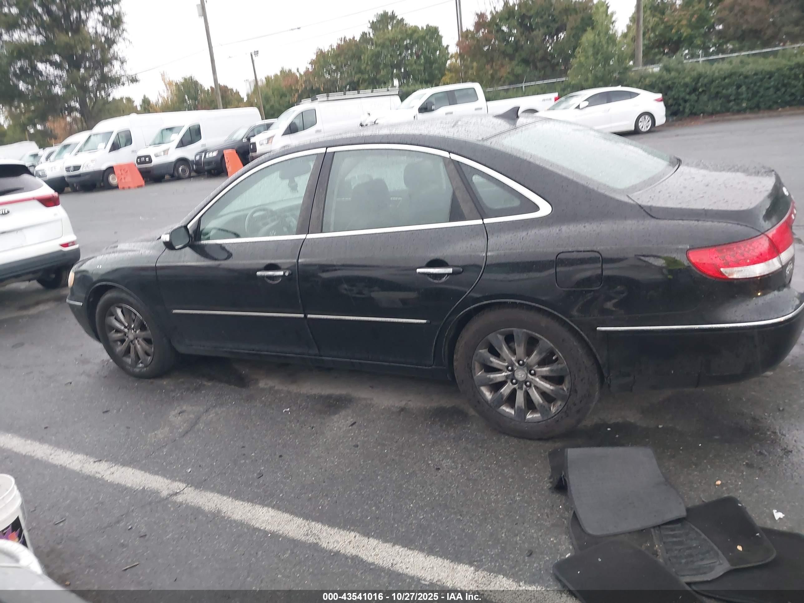2009 Hyundai Azera Limited Black vin: KMHFC46F69A342687