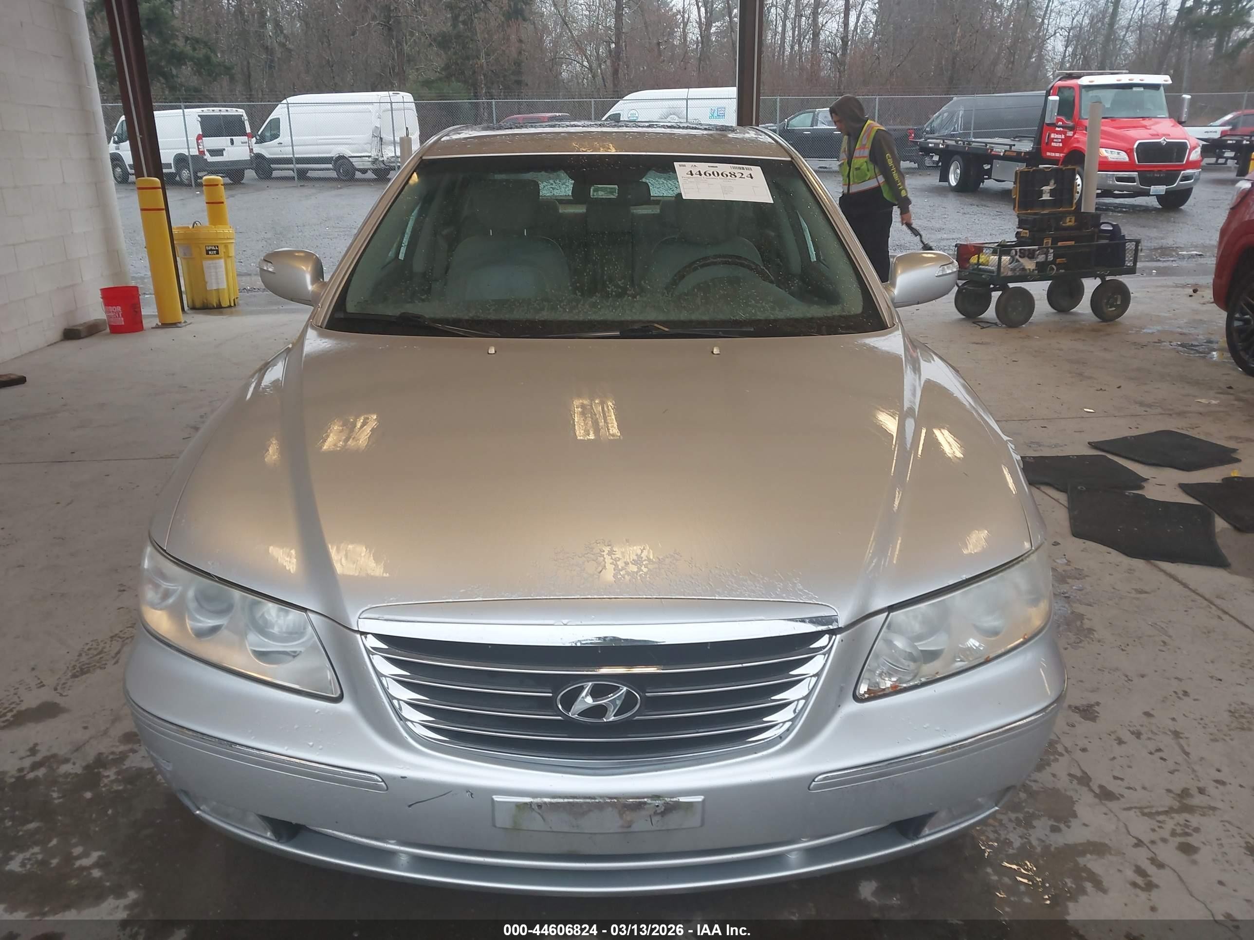 2009 Hyundai Azera Limited Silver vin: KMHFC46F69A380467