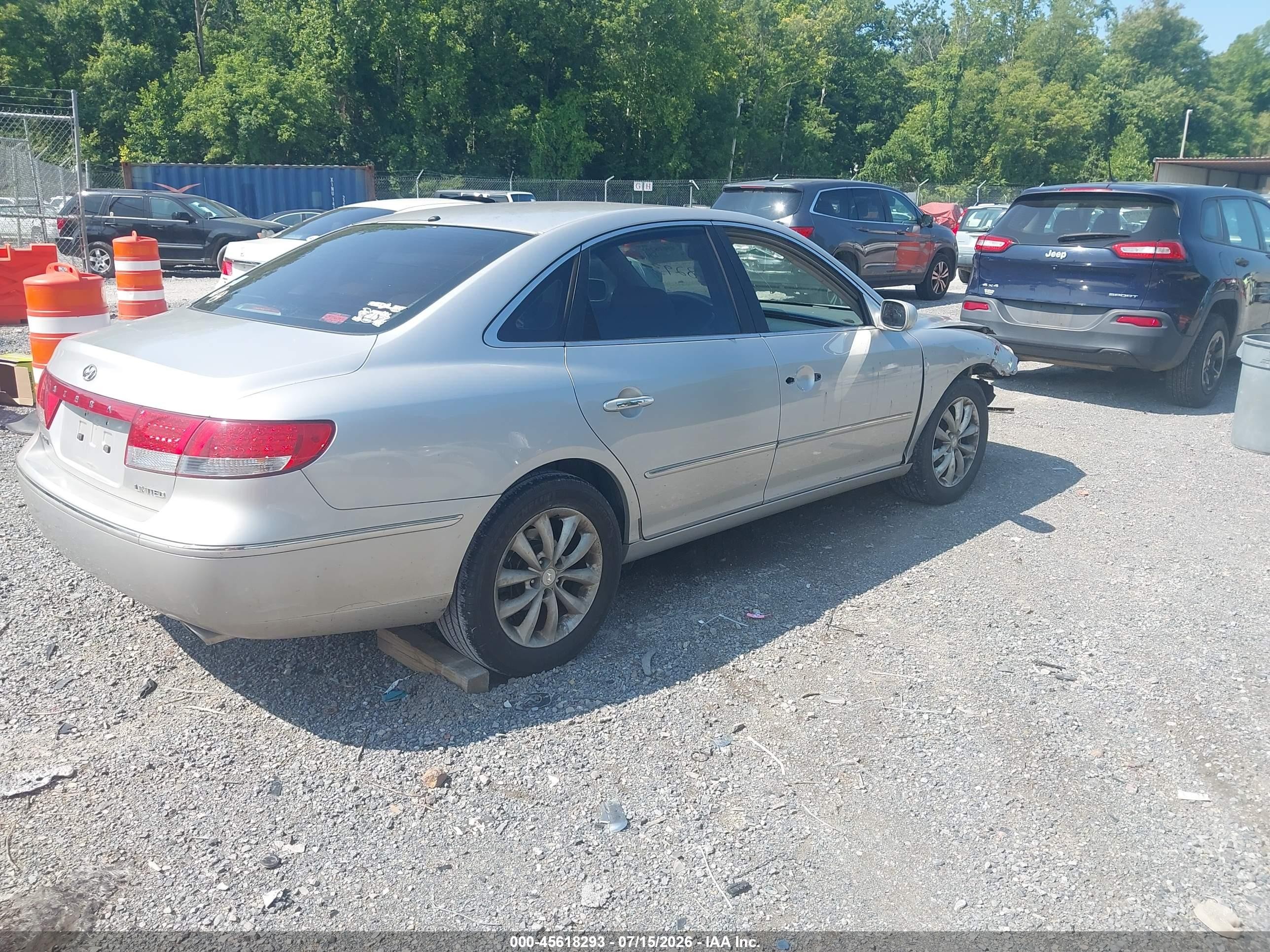 2006 Hyundai Azera Limited/se Серебряный vin: KMHFC46F76A050932