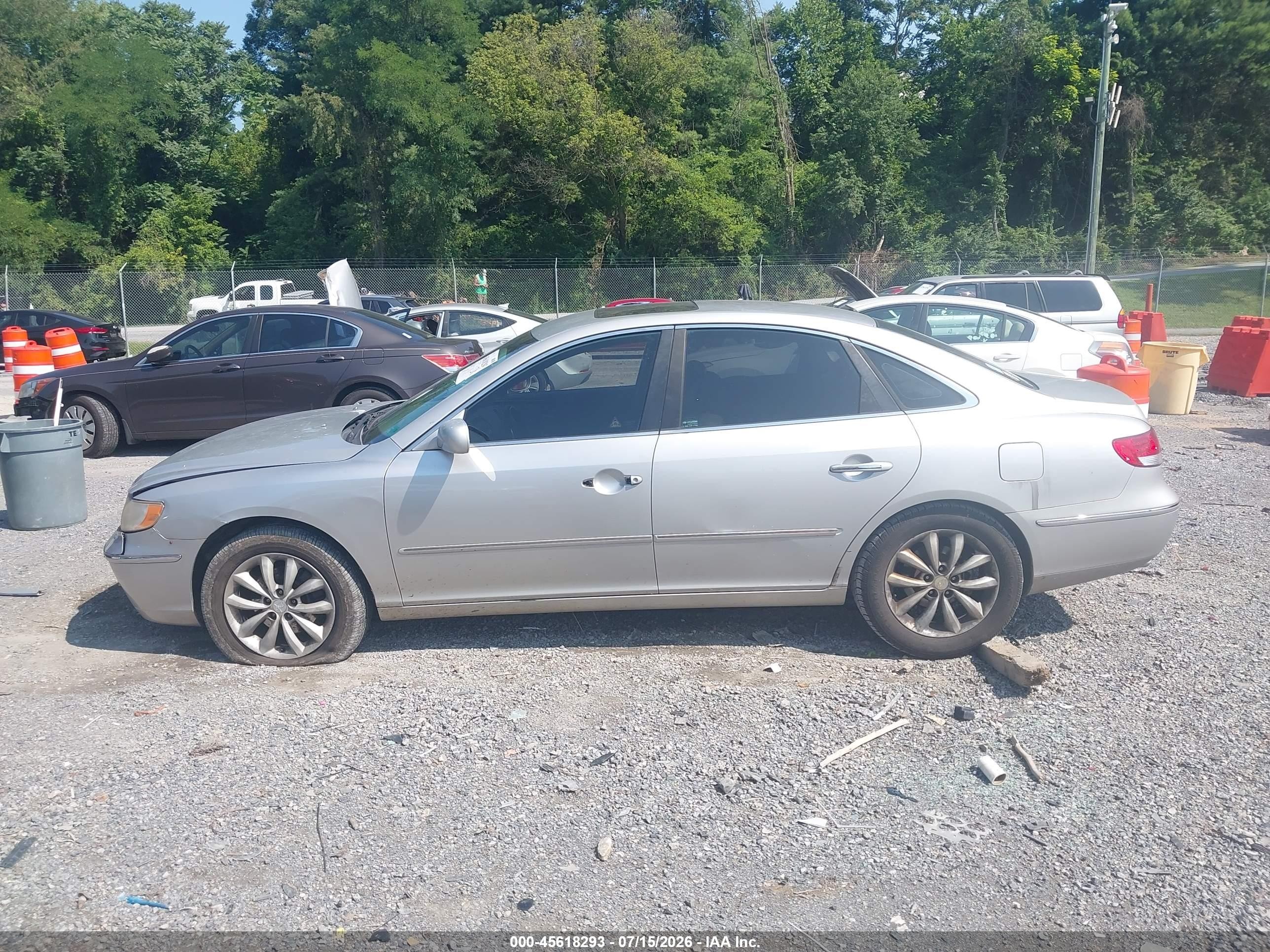 2006 Hyundai Azera Limited/se Серебряный vin: KMHFC46F76A050932