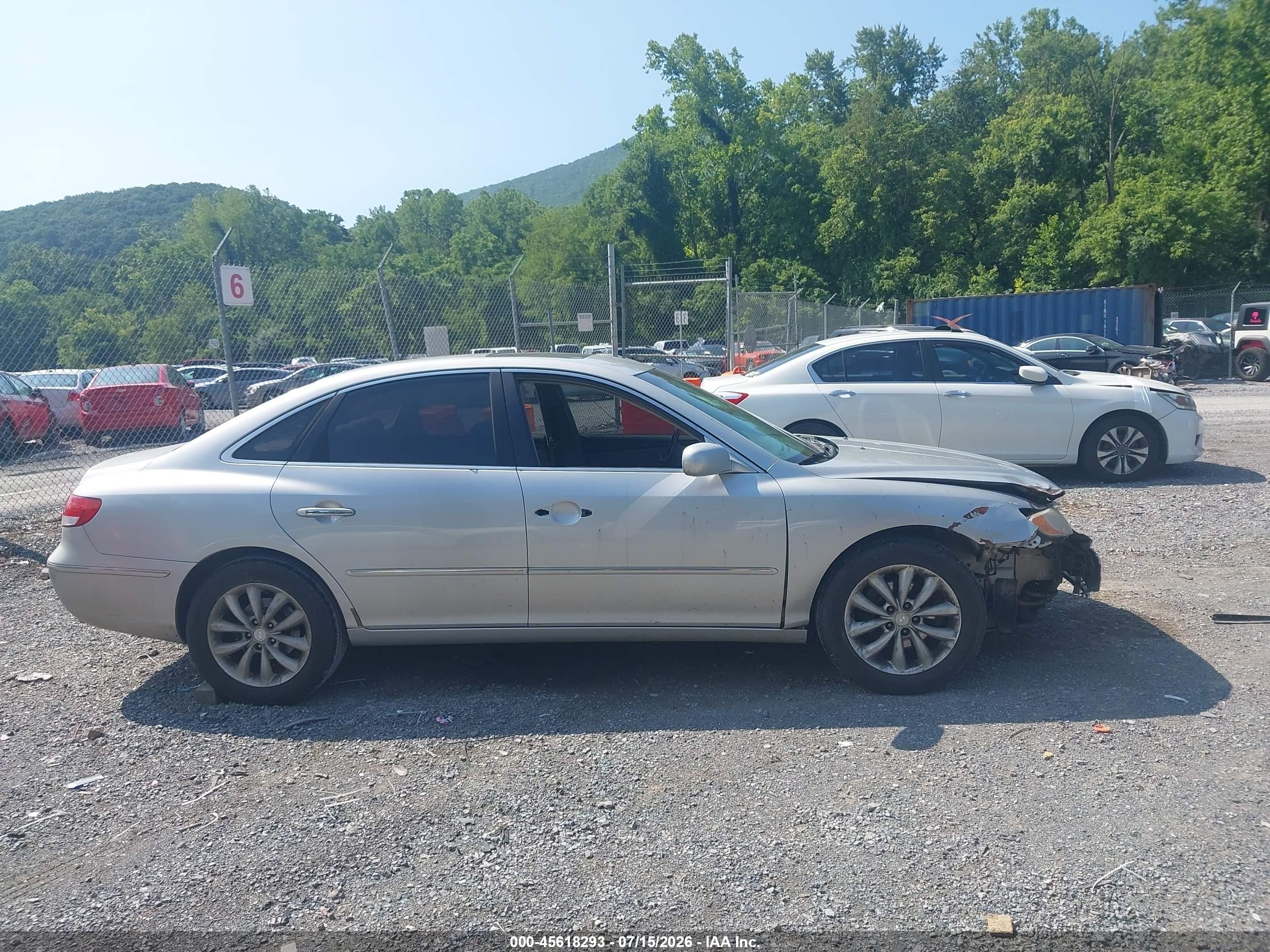 2006 Hyundai Azera Limited/se Серебряный vin: KMHFC46F76A050932