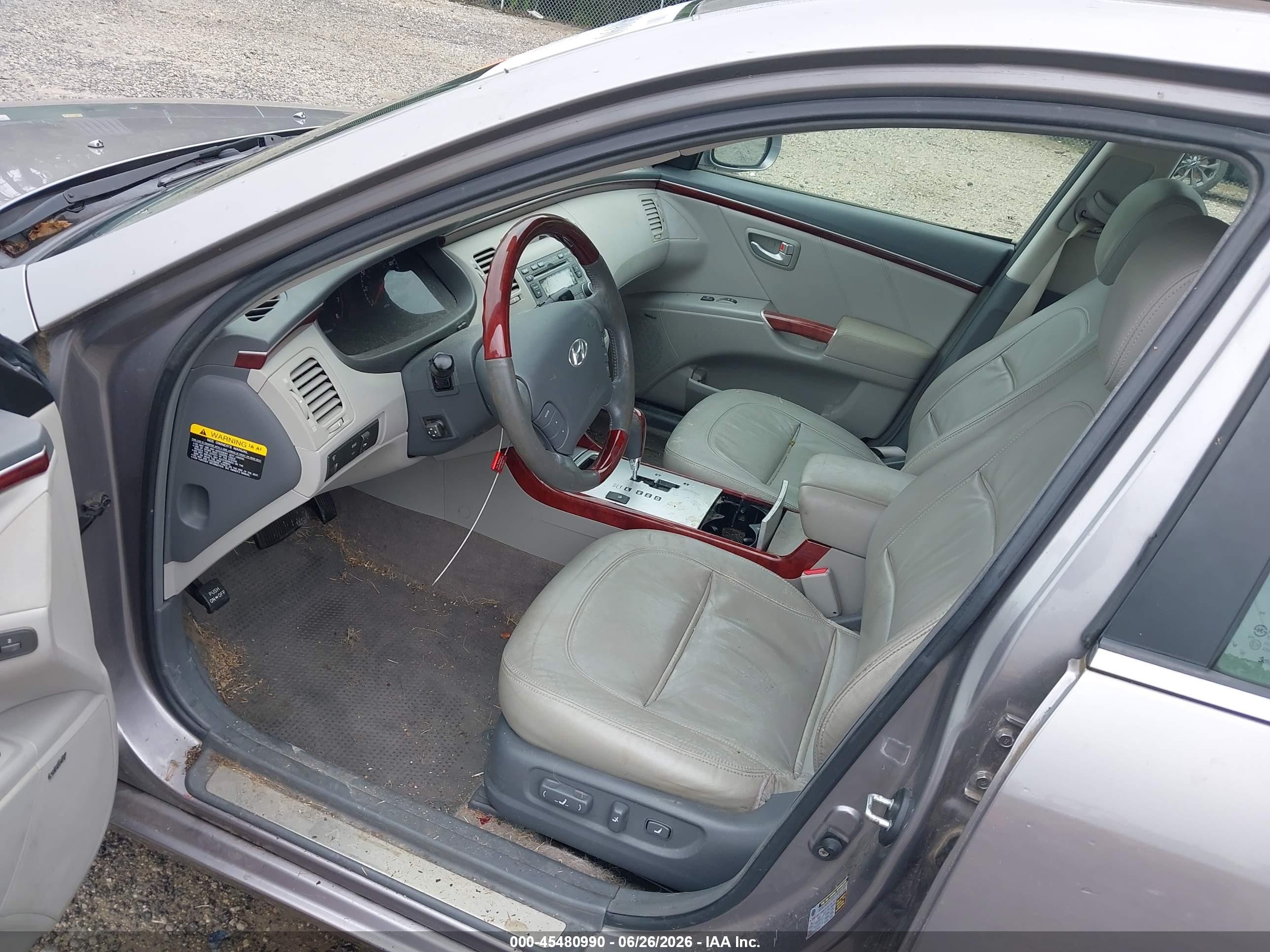 2008 Hyundai Azera Limited Gray vin: KMHFC46F78A290310