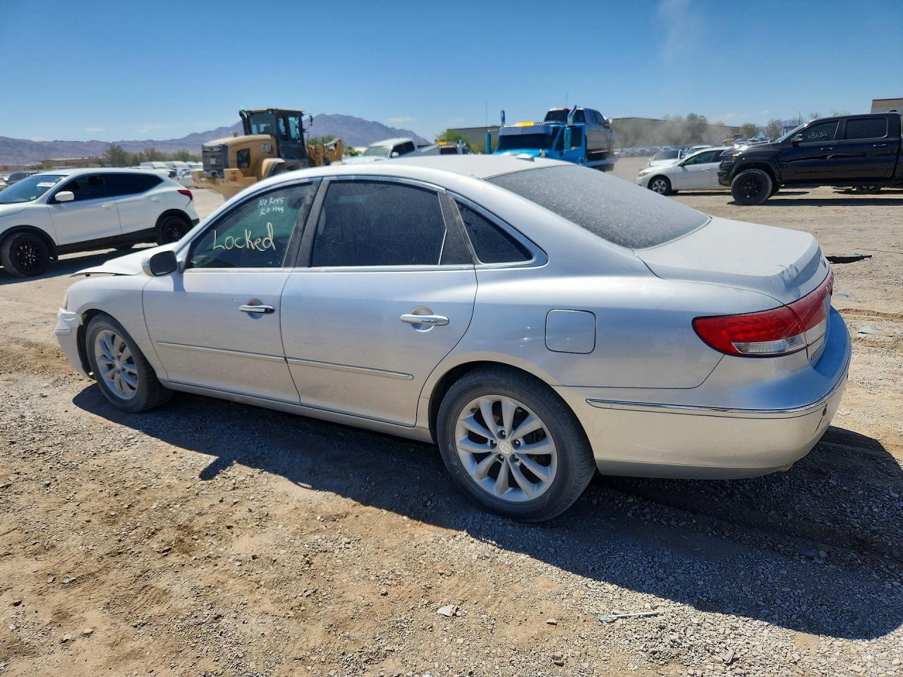 2008 Hyundai Azera Limited Silver vin: KMHFC46F78A295880