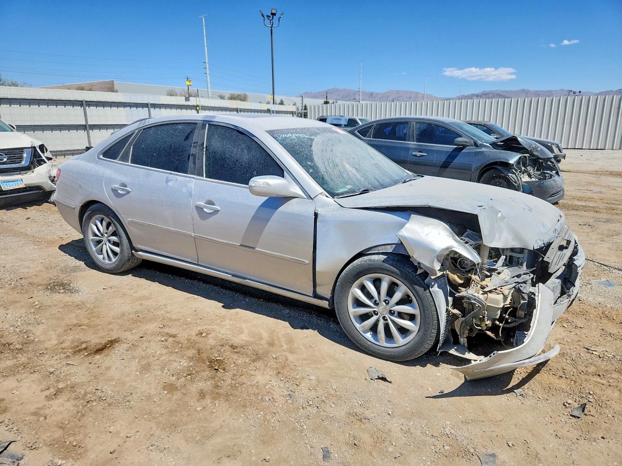 2008 Hyundai Azera Limited Silver vin: KMHFC46F78A295880