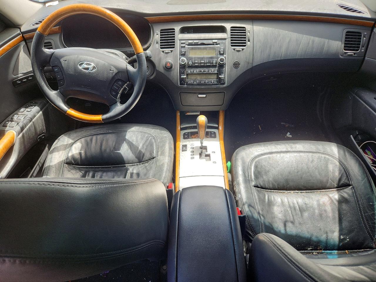 2008 Hyundai Azera Limited Silver vin: KMHFC46F78A295880