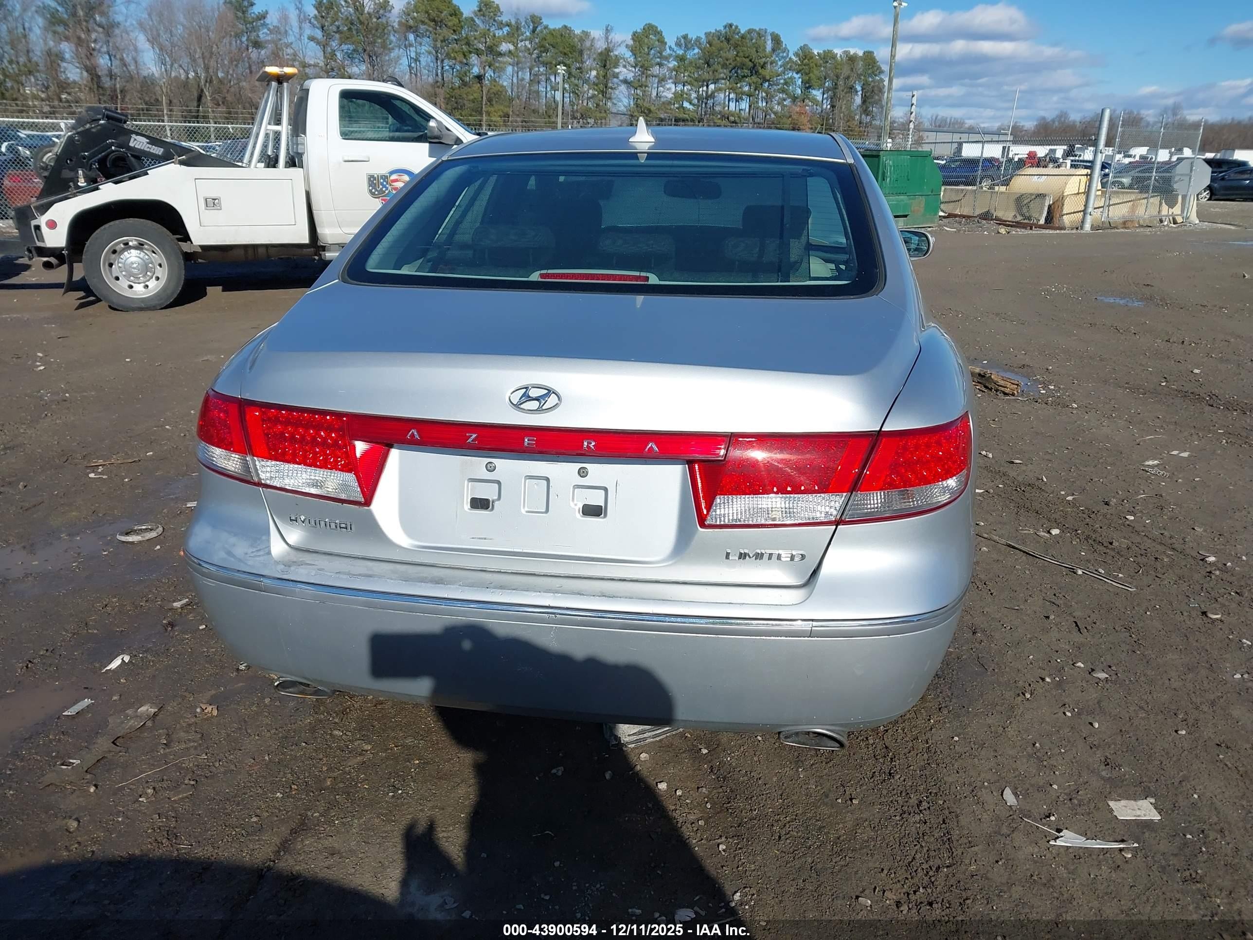 2009 Hyundai Azera Limited Silver vin: KMHFC46F79A341578