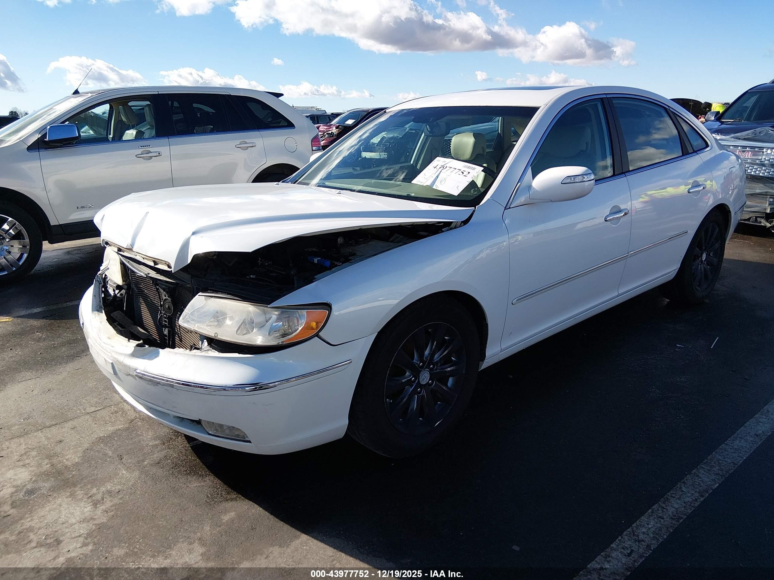 2009 Hyundai Azera Limited White vin: KMHFC46F79A380574