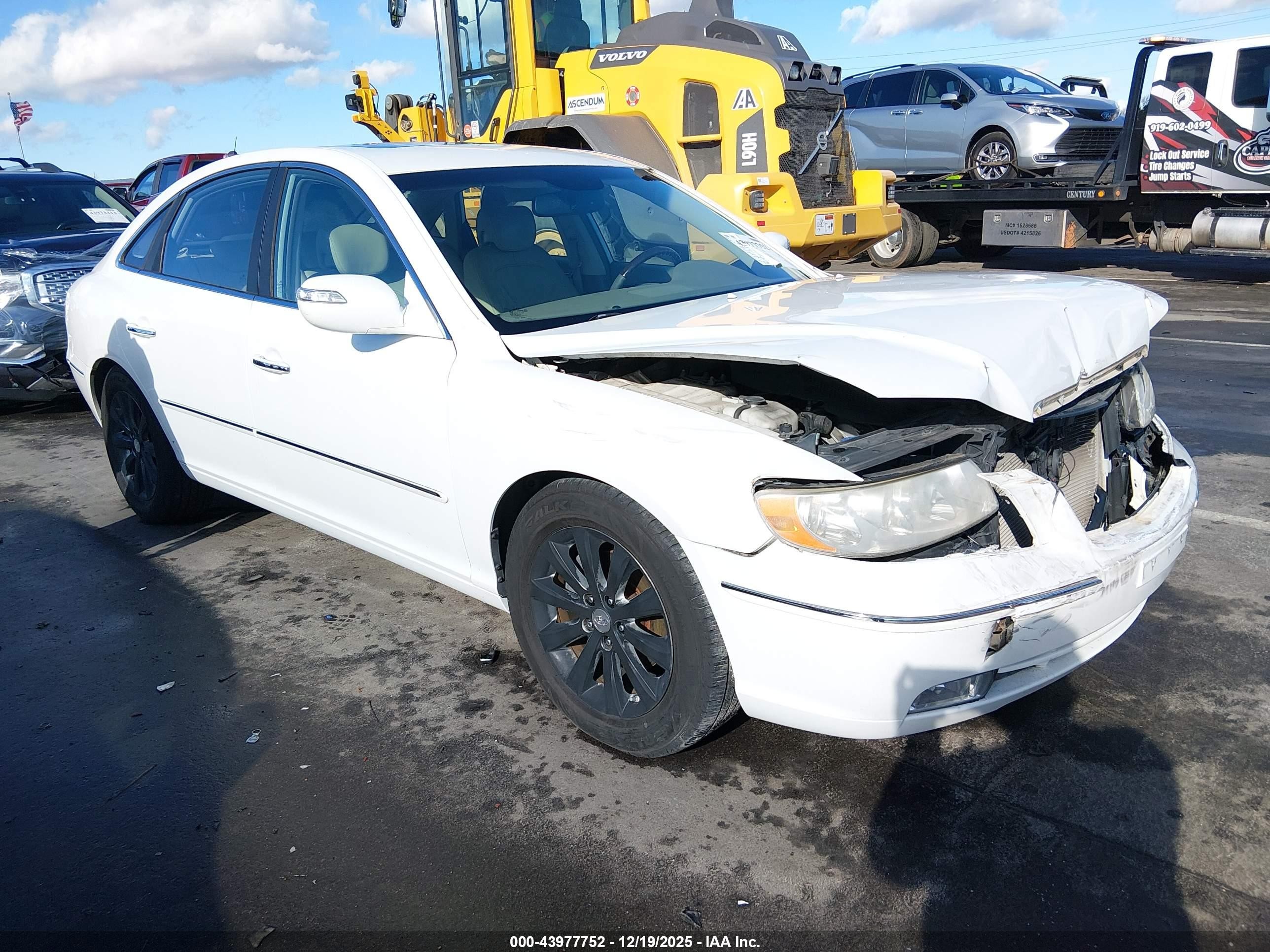2009 Hyundai Azera Limited White vin: KMHFC46F79A380574