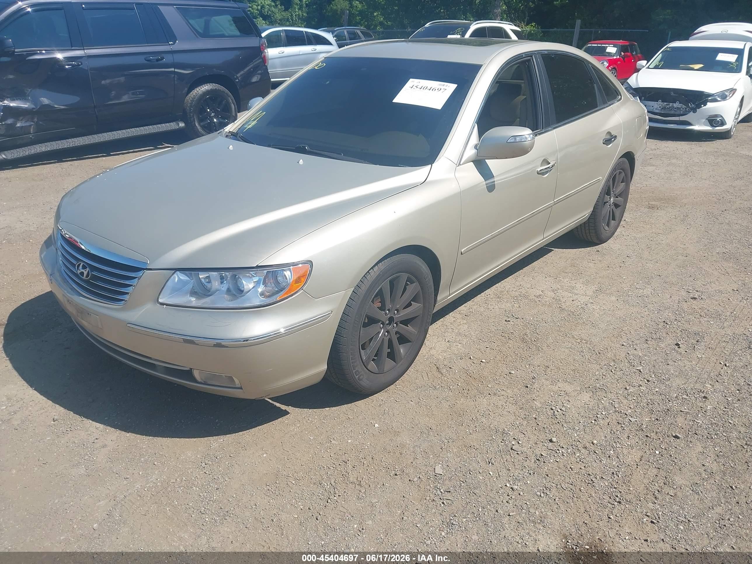 2009 Hyundai Azera Limited Cream vin: KMHFC46F79A381370