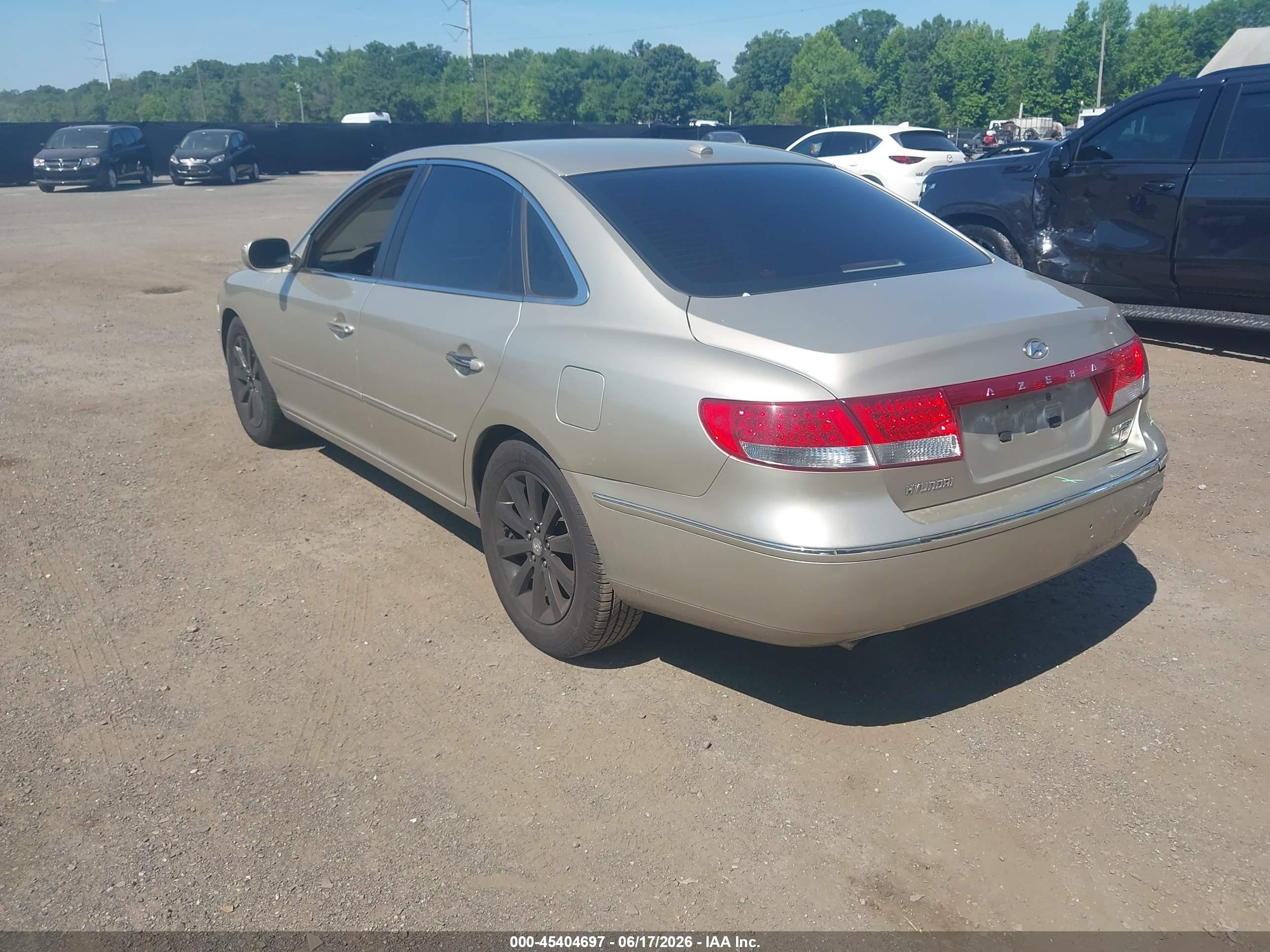 2009 Hyundai Azera Limited Cream vin: KMHFC46F79A381370