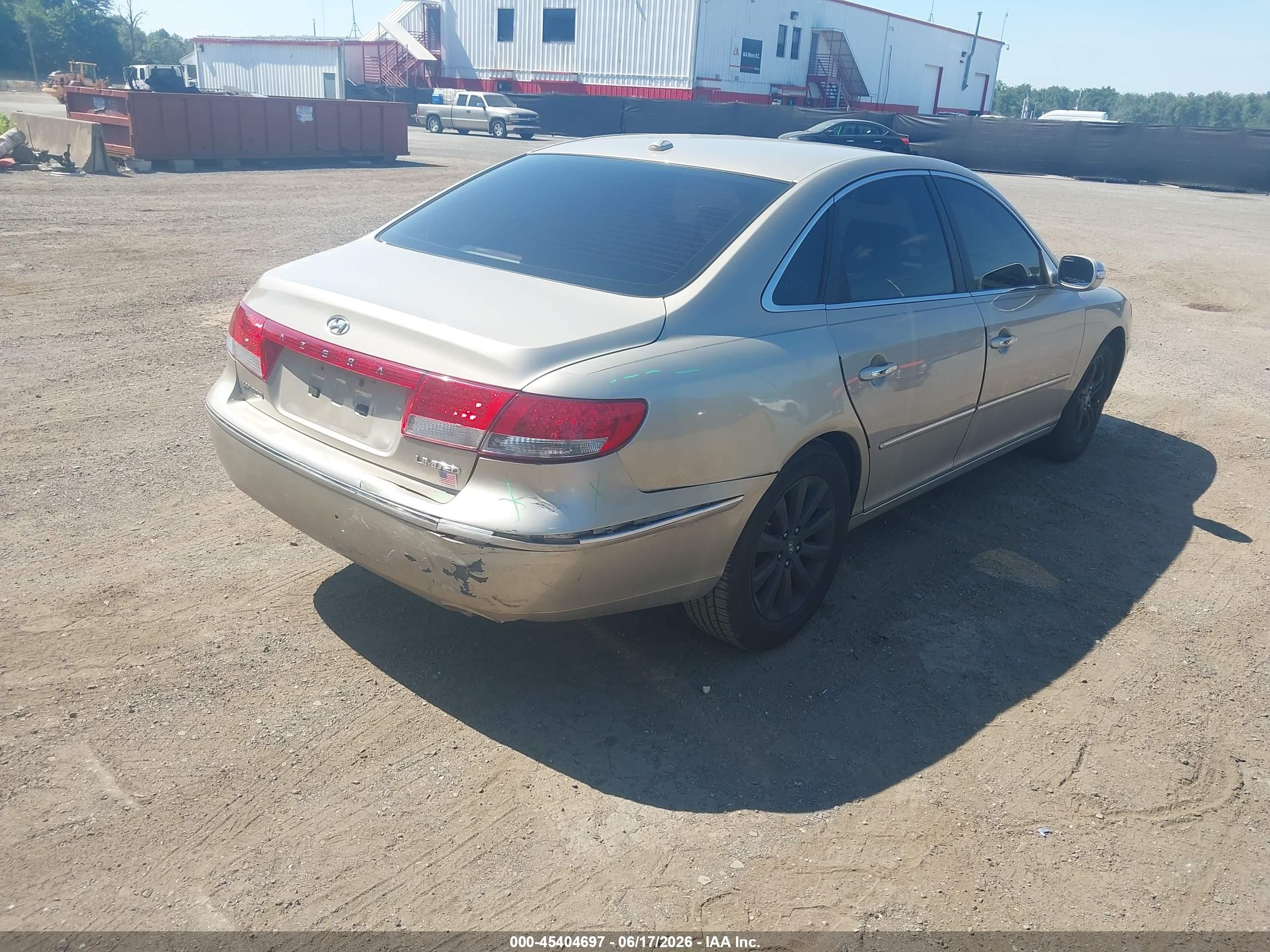 2009 Hyundai Azera Limited Cream vin: KMHFC46F79A381370