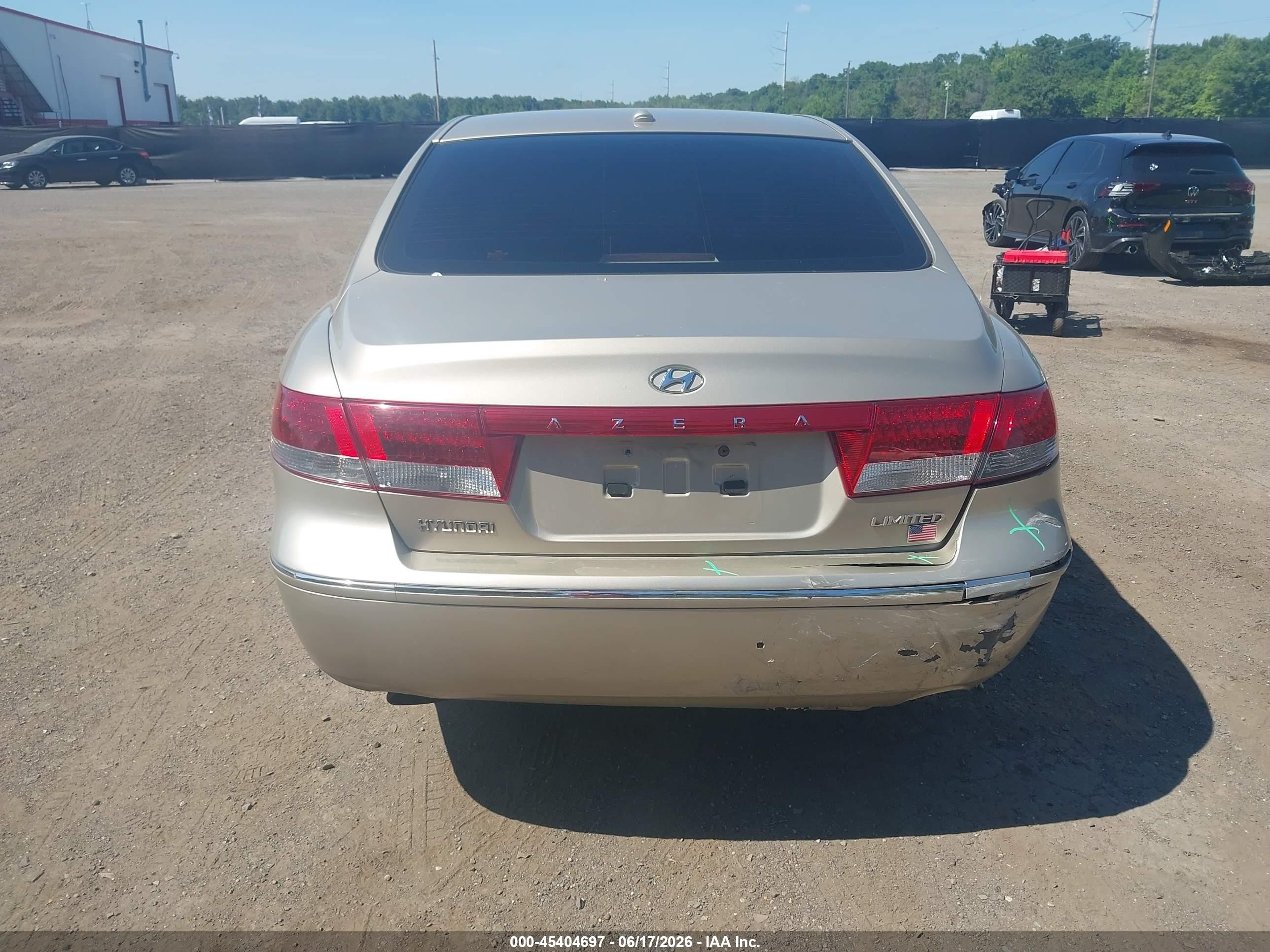 2009 Hyundai Azera Limited Cream vin: KMHFC46F79A381370