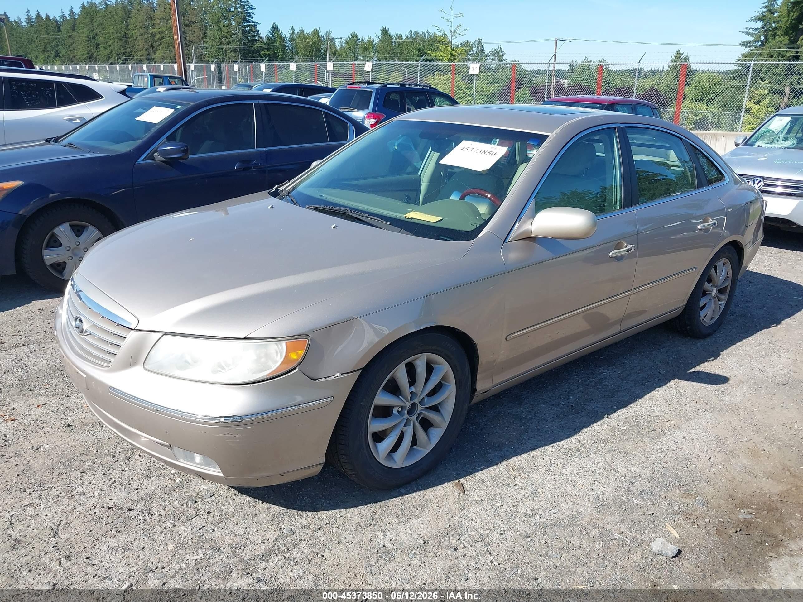 2006 Hyundai Azera Limited/se Beige vin: KMHFC46F86A089870