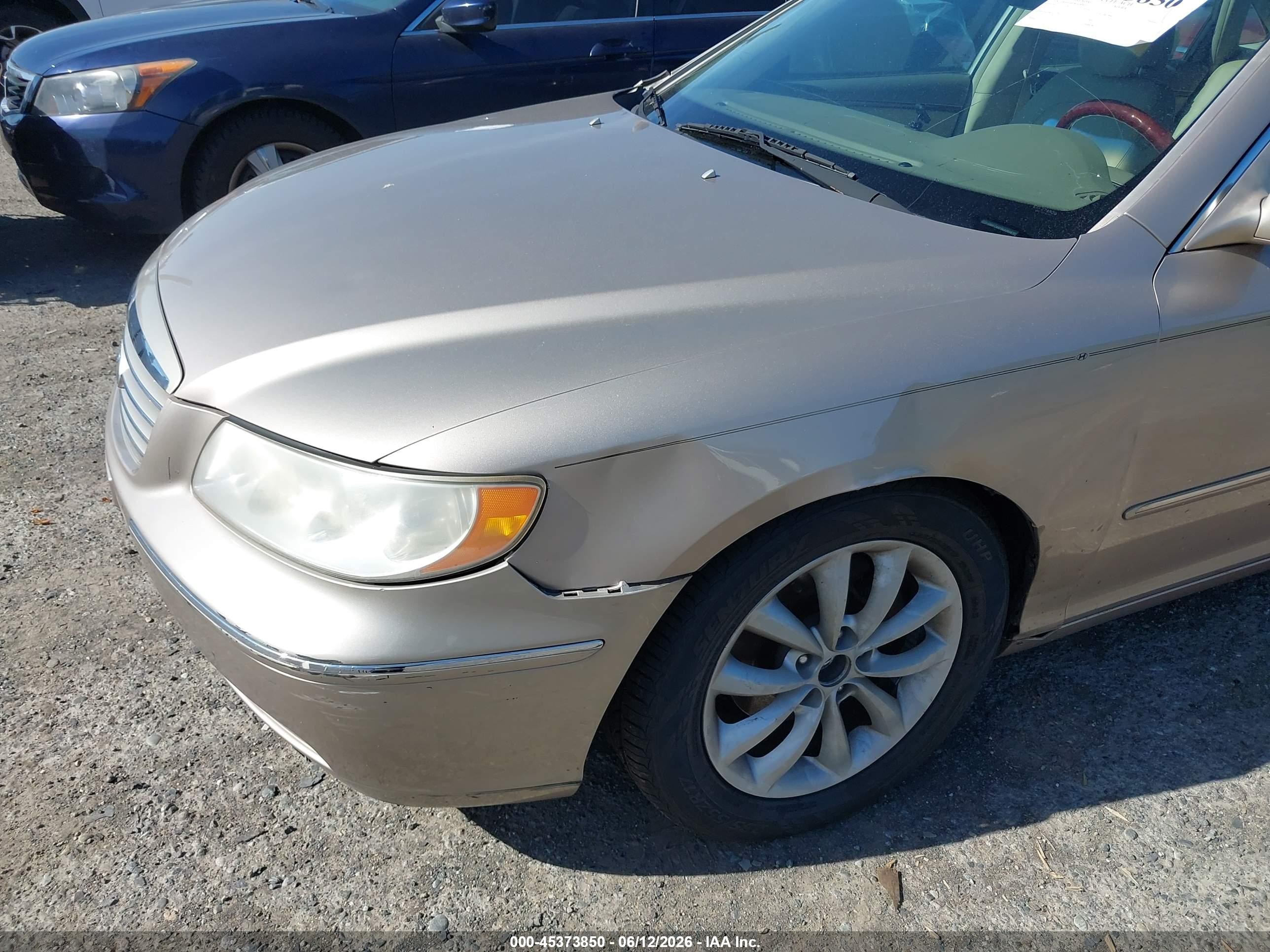 2006 Hyundai Azera Limited/se Beige vin: KMHFC46F86A089870
