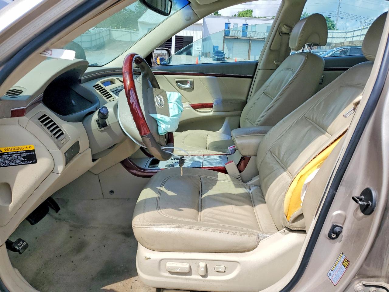 2007 Hyundai Azera Se Gold vin: KMHFC46F87A139104