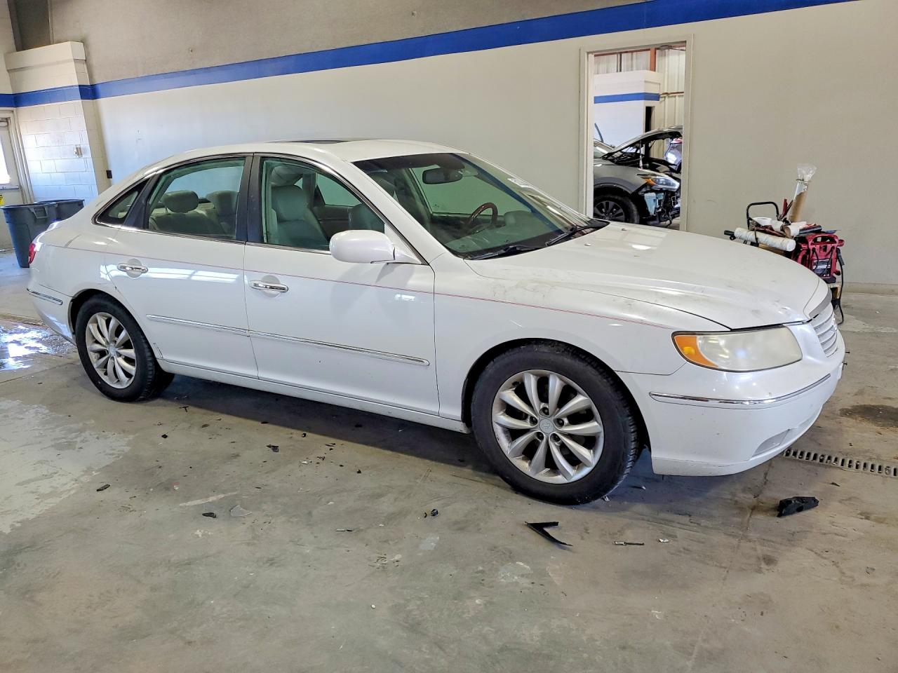 2007 Hyundai Azera Se White vin: KMHFC46F87A210253