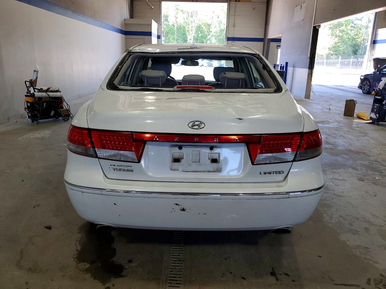 2007 Hyundai Azera Se White vin: KMHFC46F87A210253