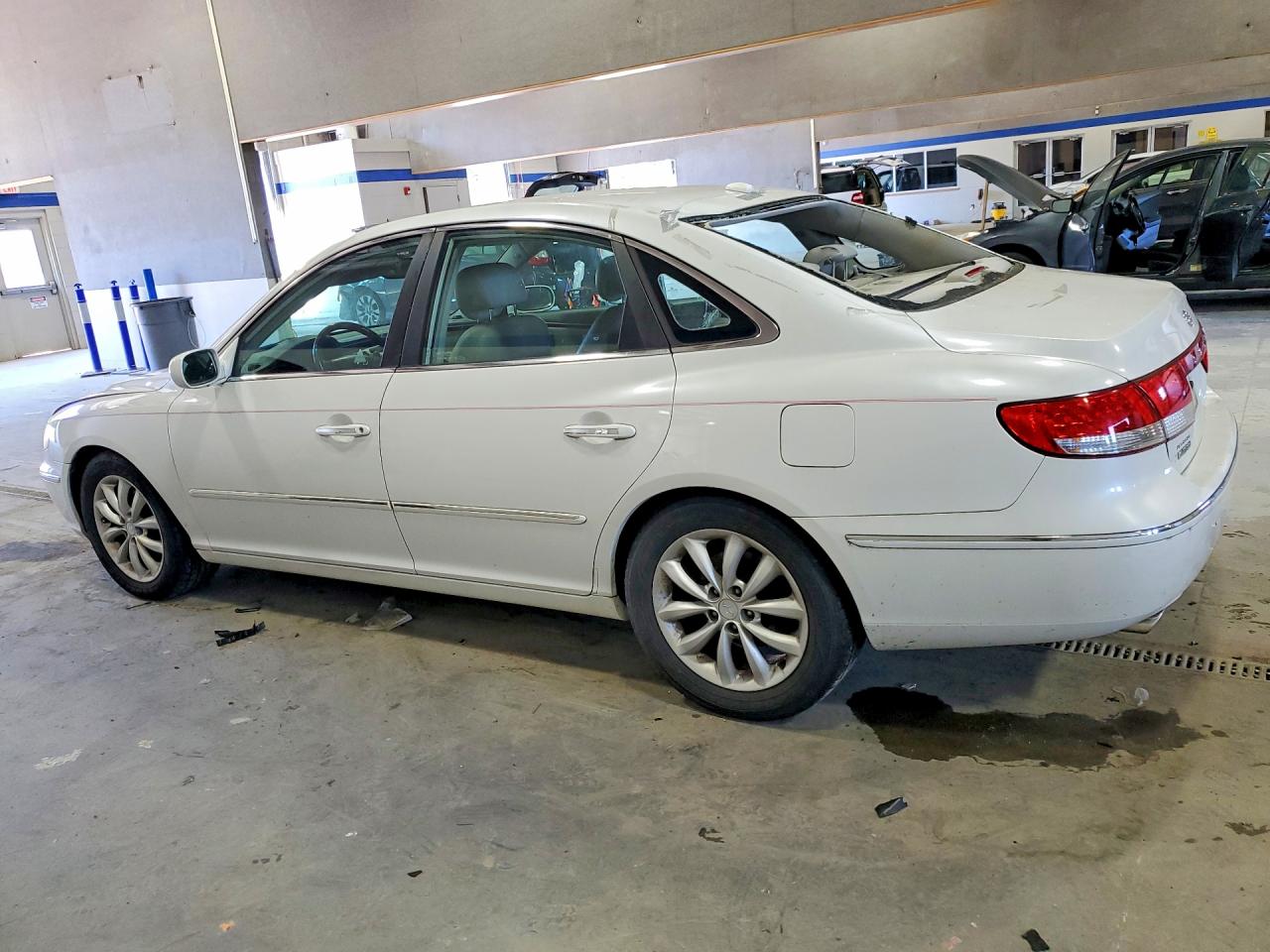 2007 Hyundai Azera Se White vin: KMHFC46F87A210253