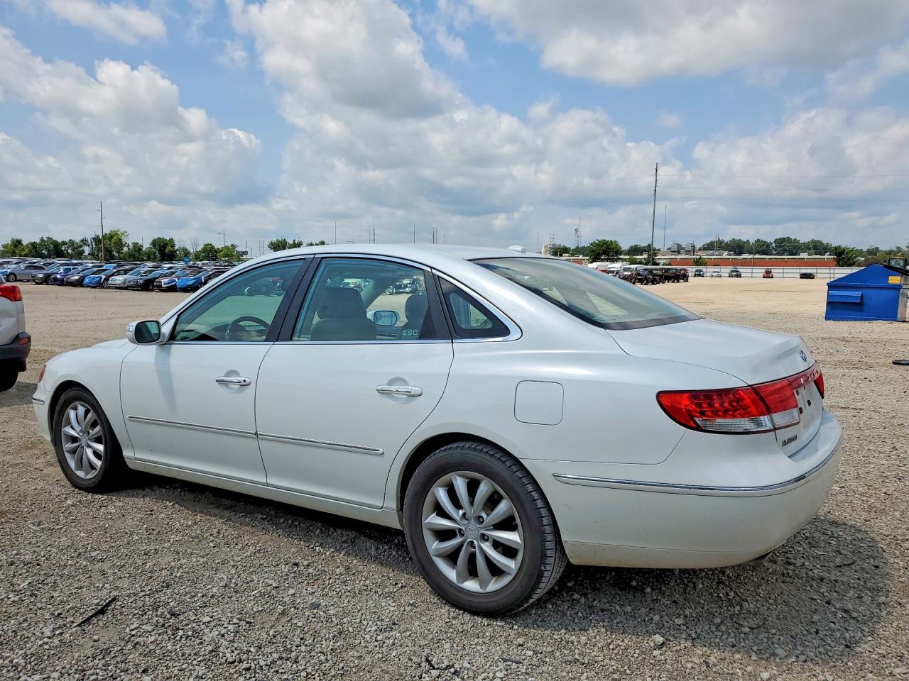 2007 Hyundai Azera Se White vin: KMHFC46F87A238229