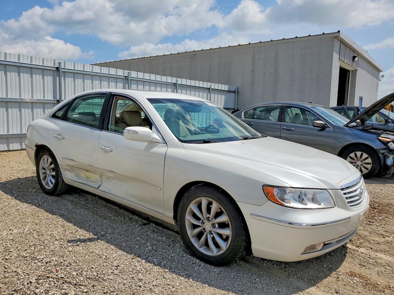2007 Hyundai Azera Se White vin: KMHFC46F87A238229