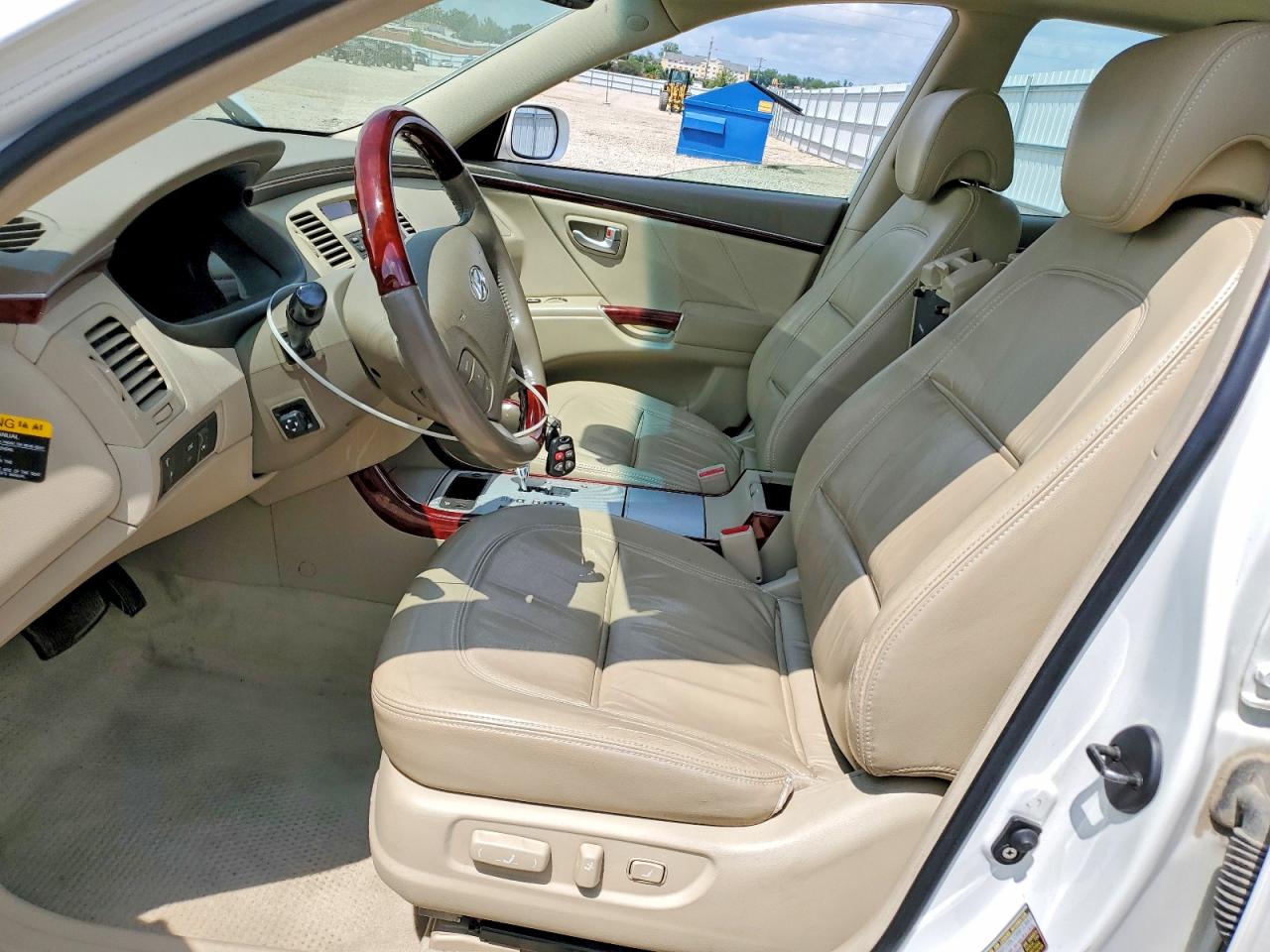 2007 Hyundai Azera Se White vin: KMHFC46F87A238229